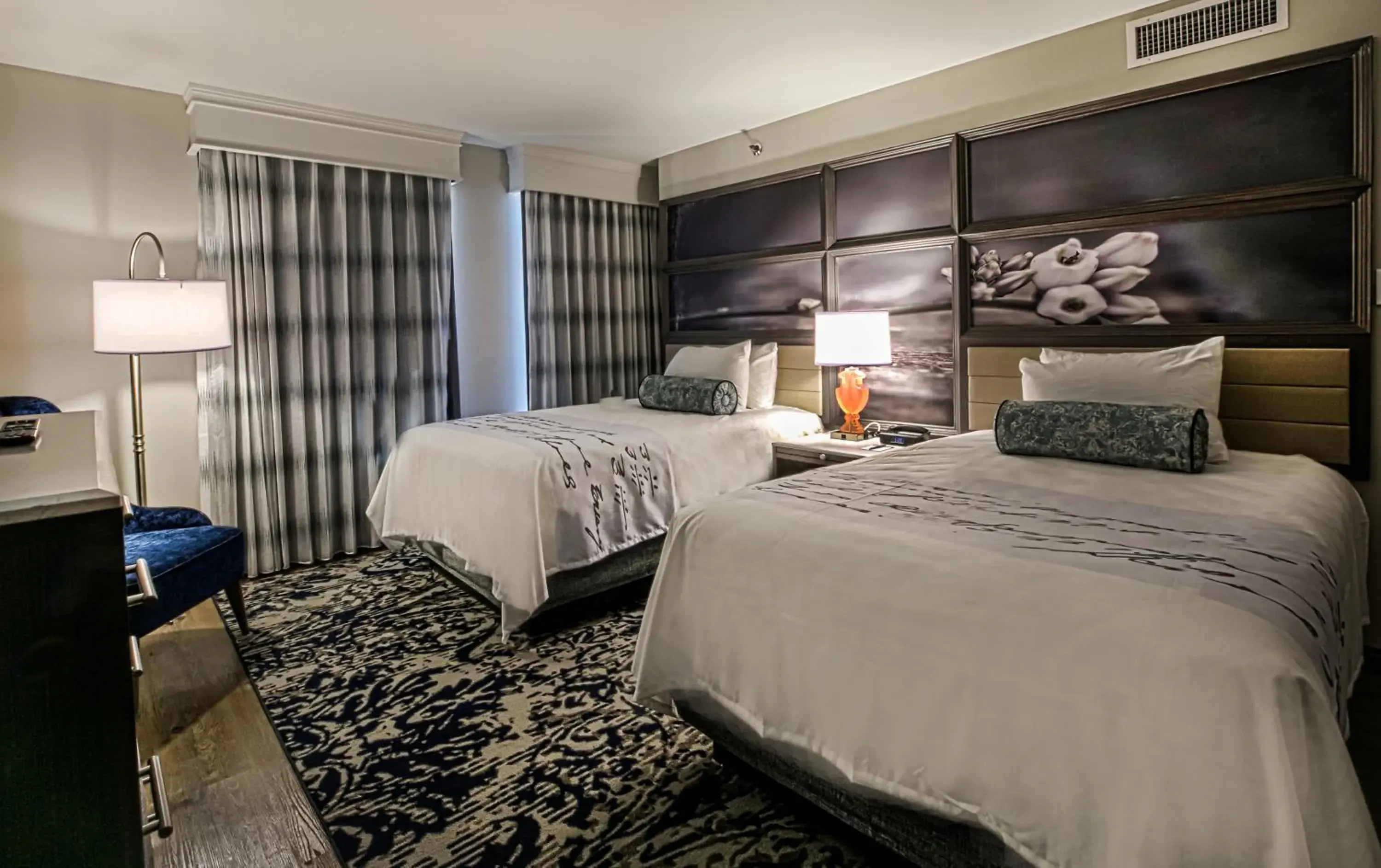 Photo of the whole room, Bed in Hotel Indigo - Birmingham Five Points S - UAB by IHG Photo of the whole room, Bed in Hotel Indigo - Birmingham Five Points S - UAB by IHG
