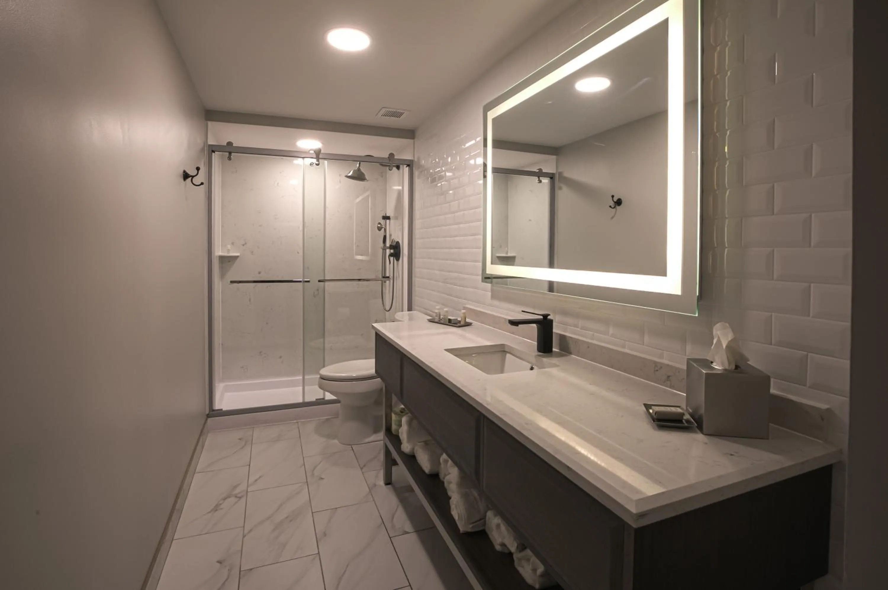 Bathroom in Hotel Indigo - Birmingham Five Points S - UAB by IHG