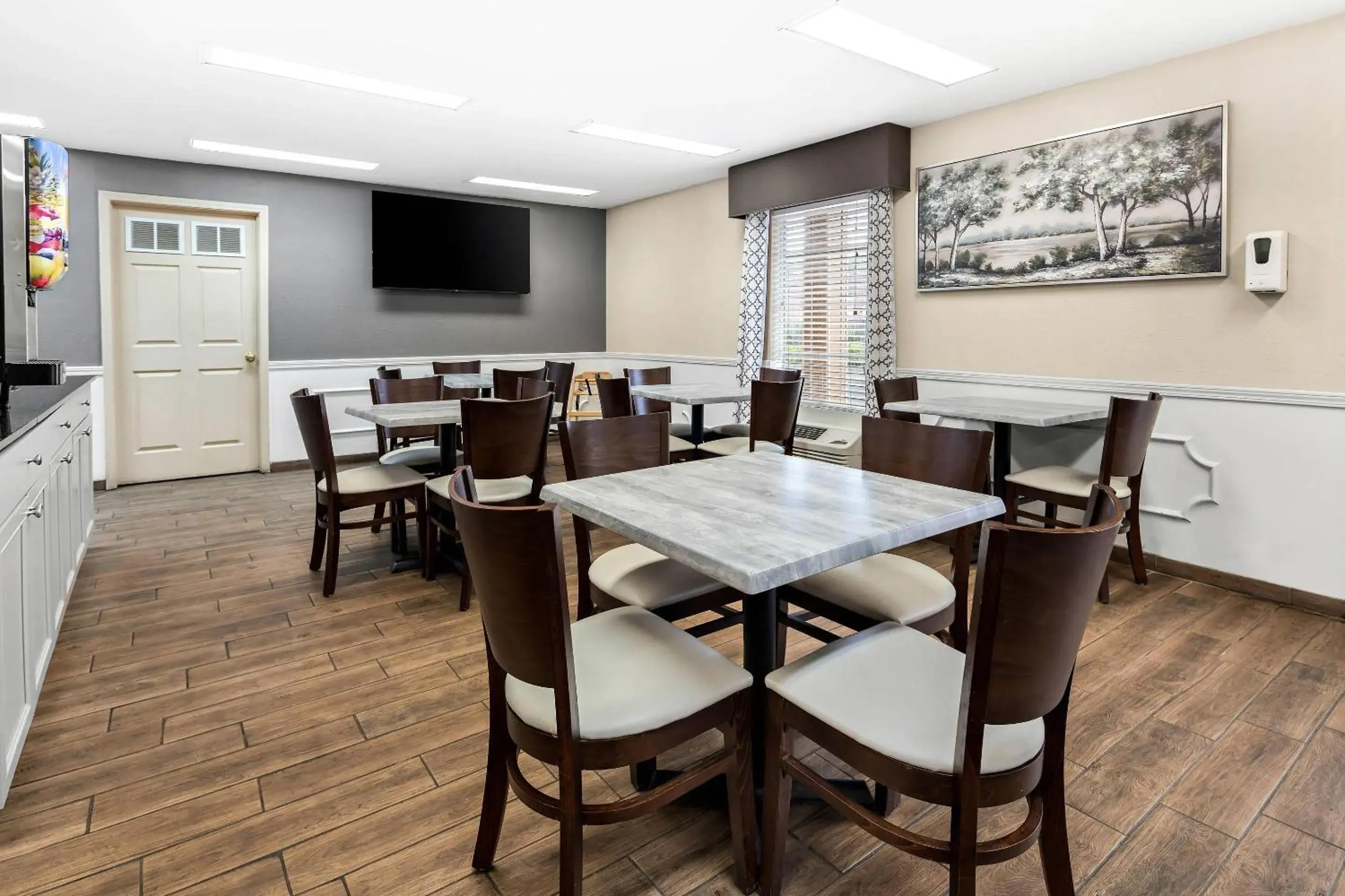 Breakfast in Quality Inn Decatur River City Breakfast in Quality Inn Decatur River City