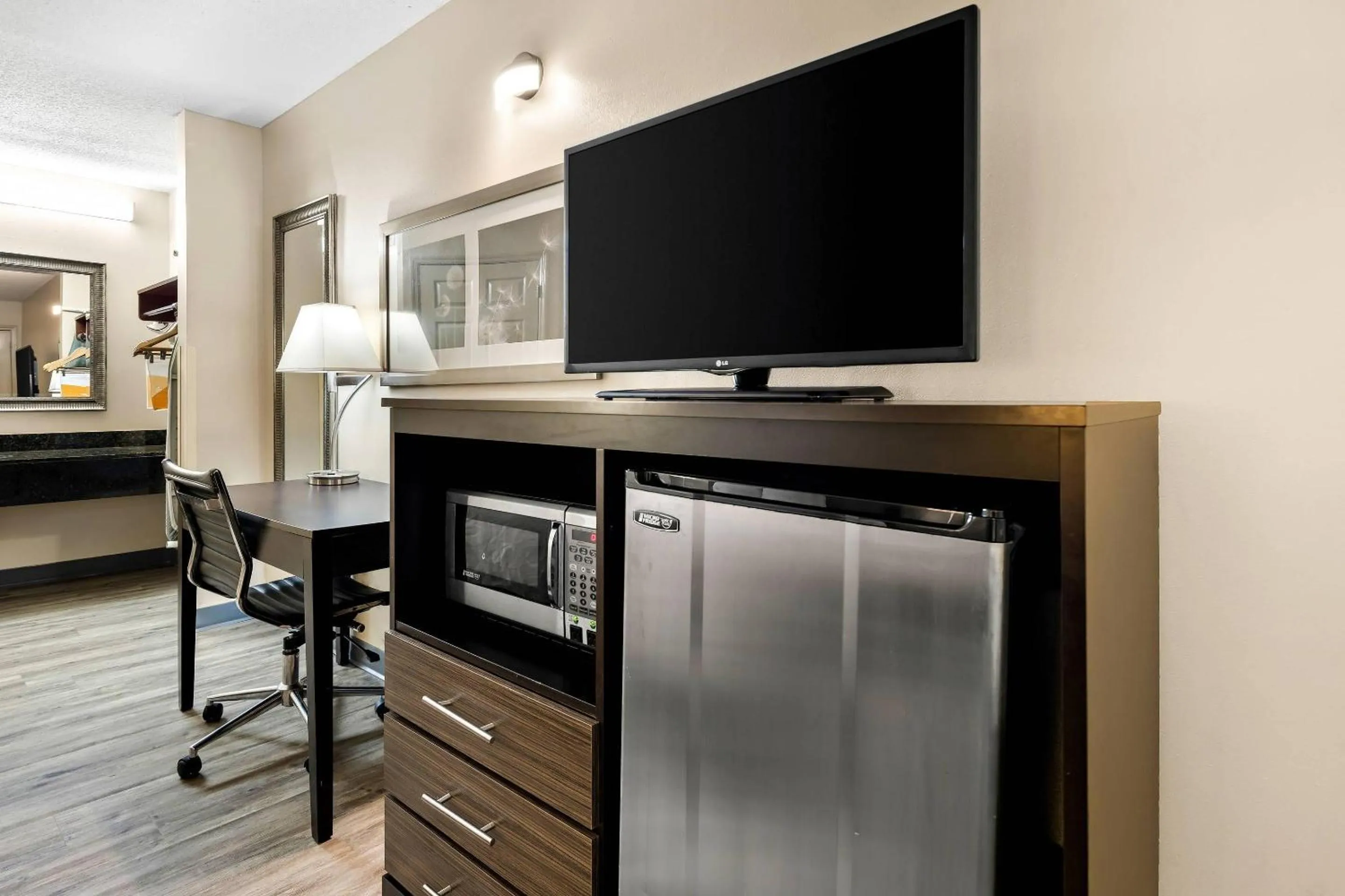 Bedroom in Quality Inn Decatur River City