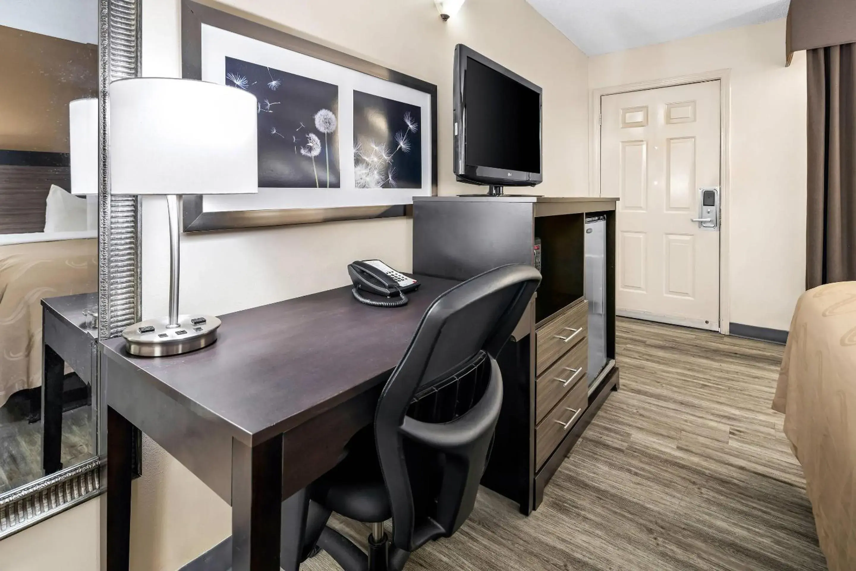 Bedroom in Quality Inn Decatur River City Bedroom in Quality Inn Decatur River City