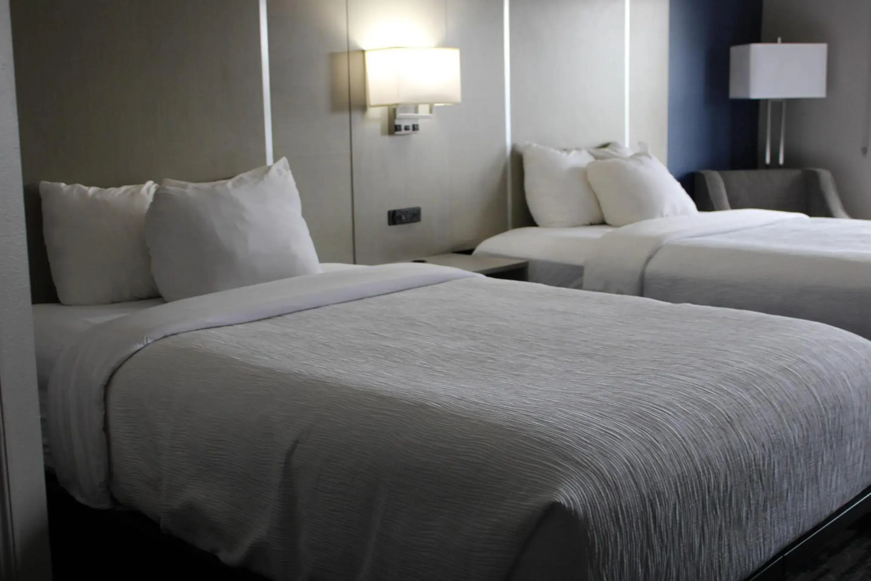 Bedroom, Bed in Quality Inn Scottsboro US-72-Lake Guntersville Area Bedroom, Bed in Quality Inn Scottsboro US-72-Lake Guntersville Area