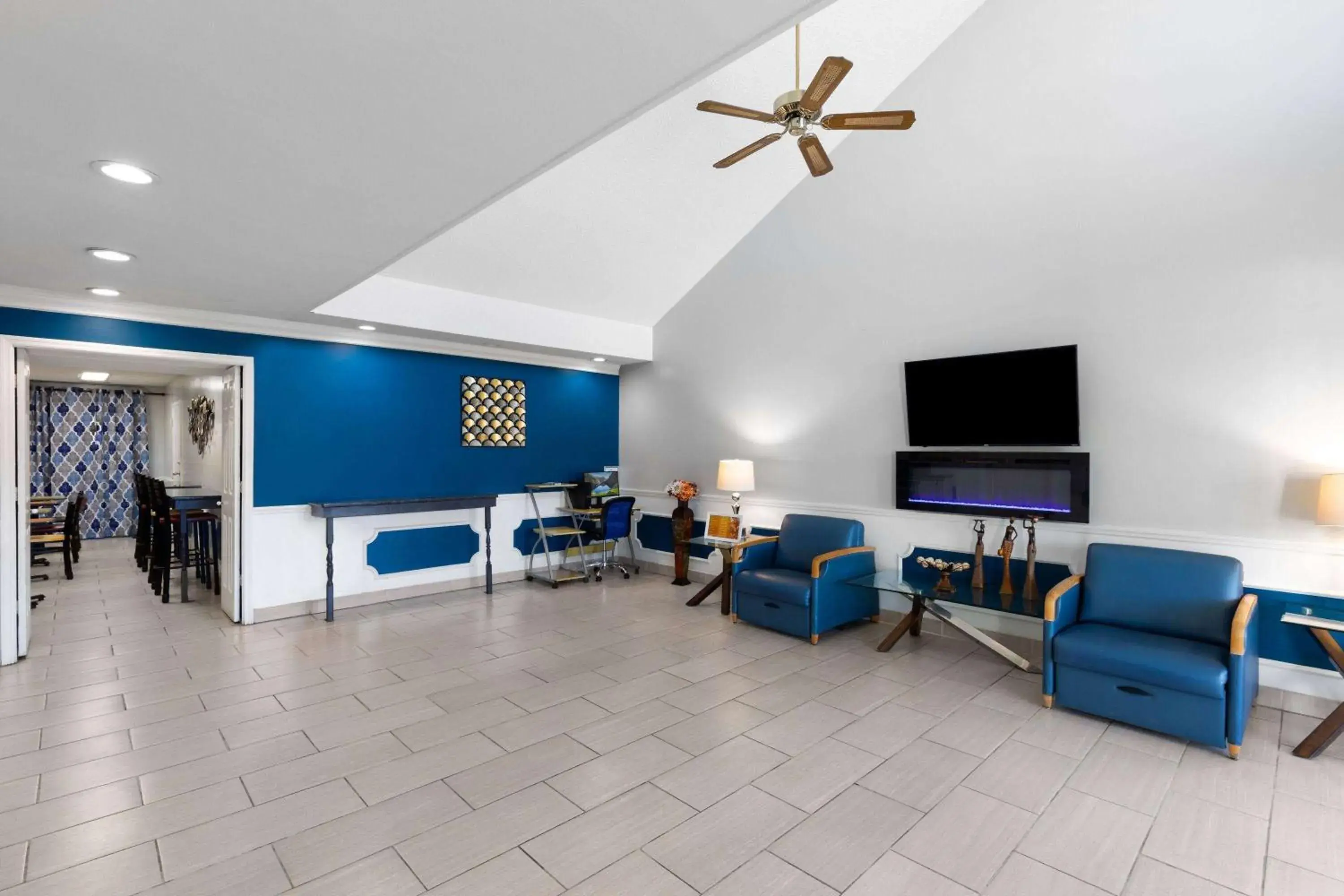 Lobby or reception in Baymont by Wyndham Selma Lobby or reception in Baymont by Wyndham Selma