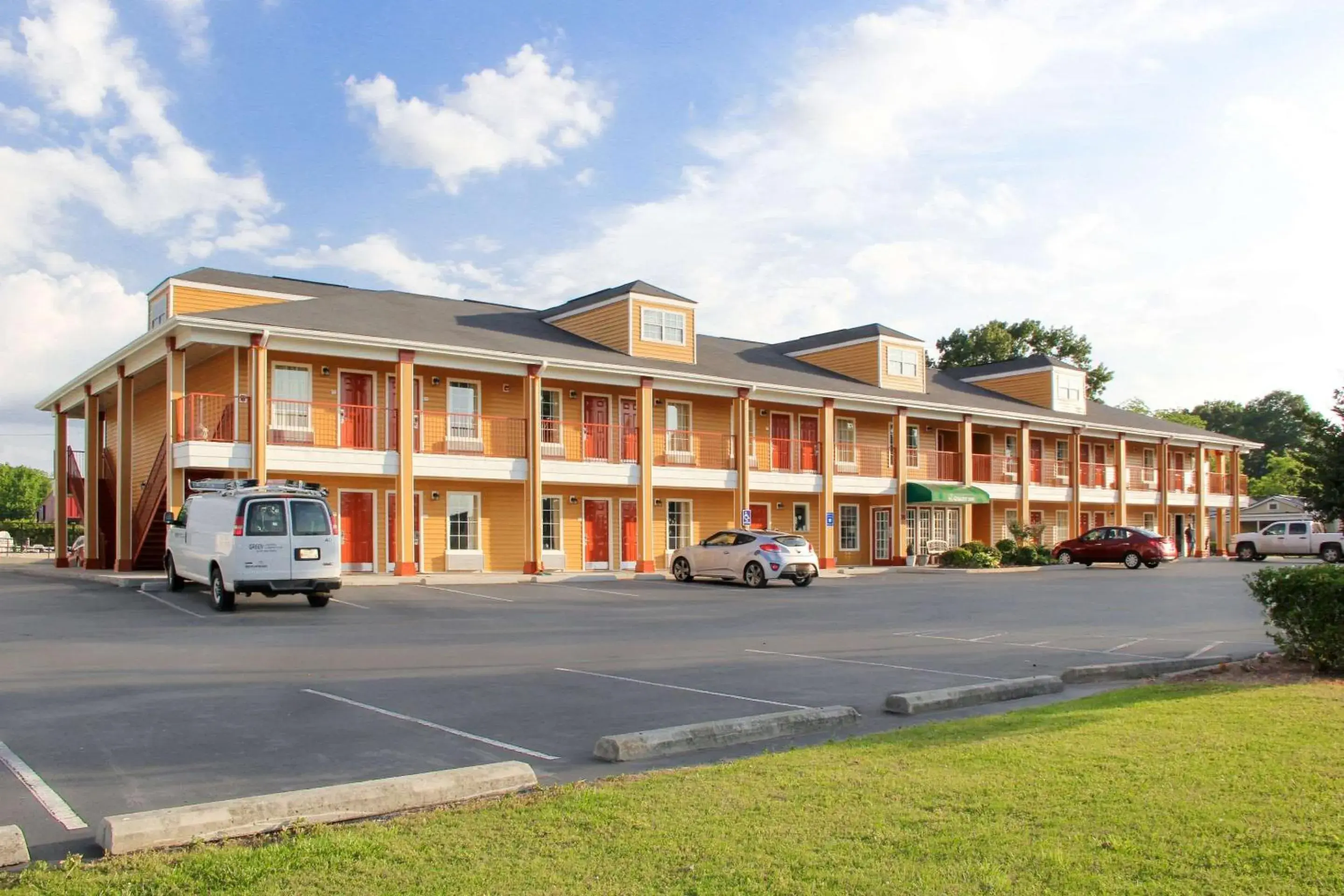 Property building in Quality Inn Albertville US 431 Property building in Quality Inn Albertville US 431