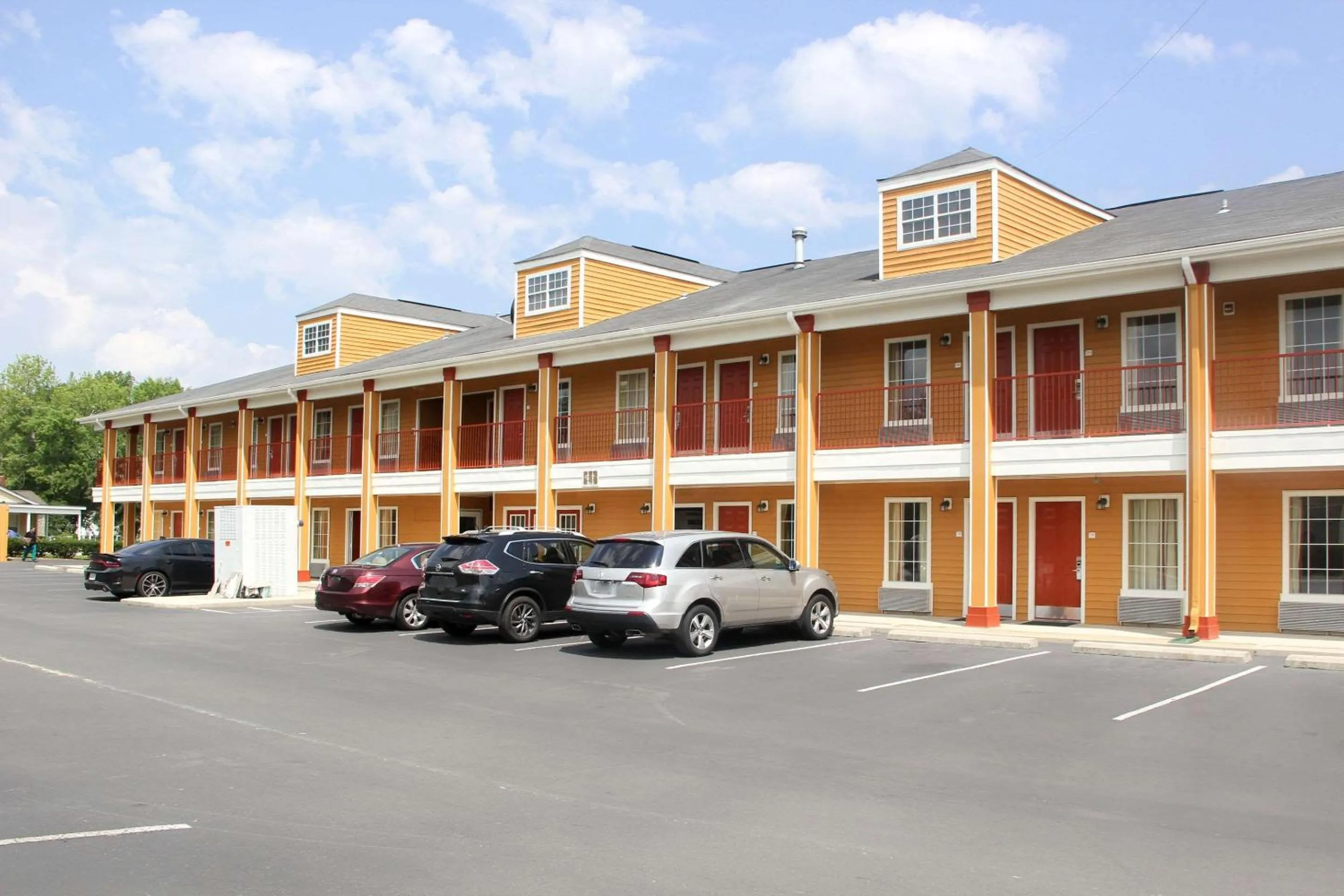 Property building in Quality Inn Albertville US 431