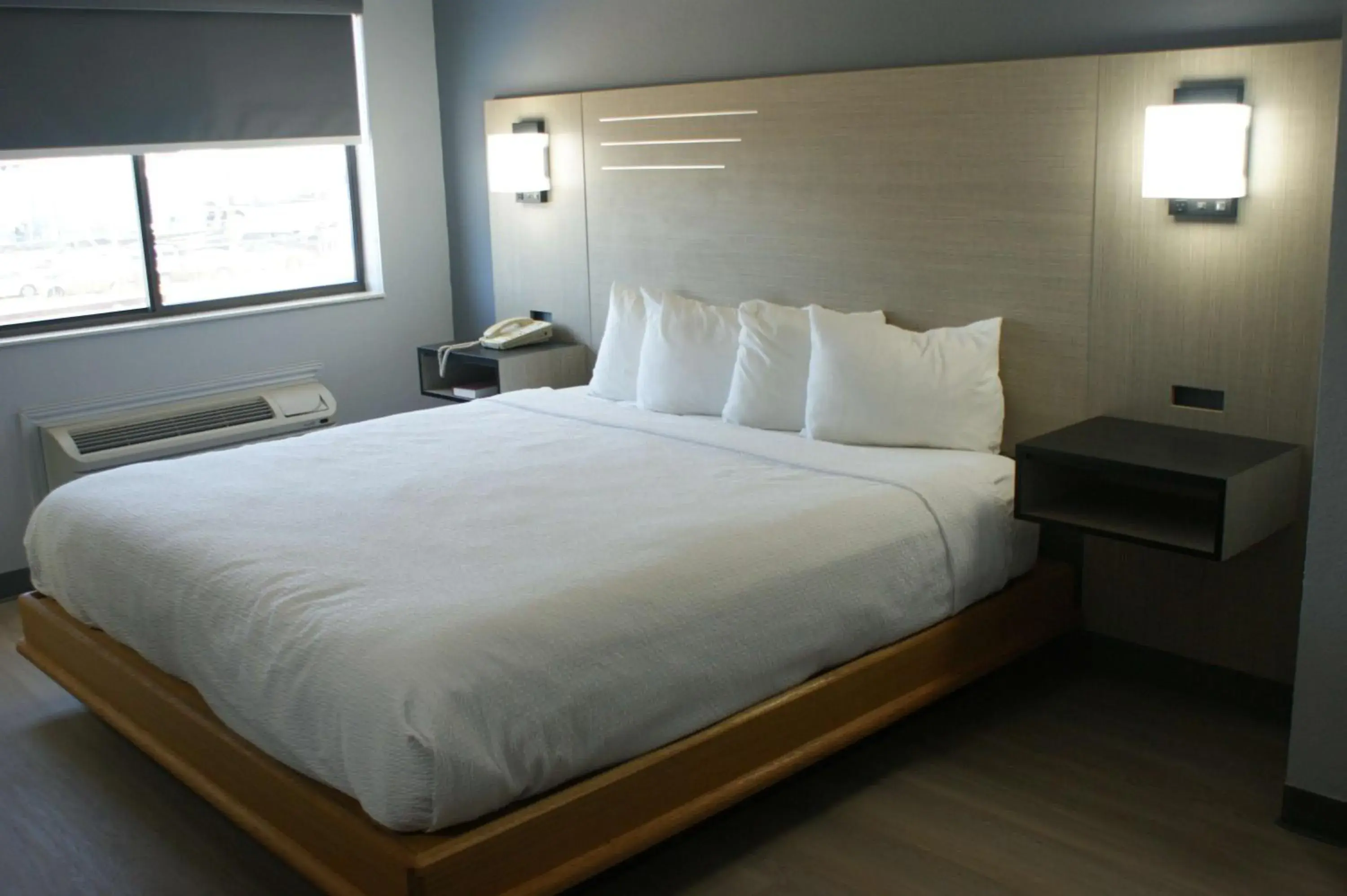 King Room - Accessible/Non-Smoking in Sonesta Essential Van Buren-Fort Smith King Room - Accessible/Non-Smoking in Sonesta Essential Van Buren-Fort Smith