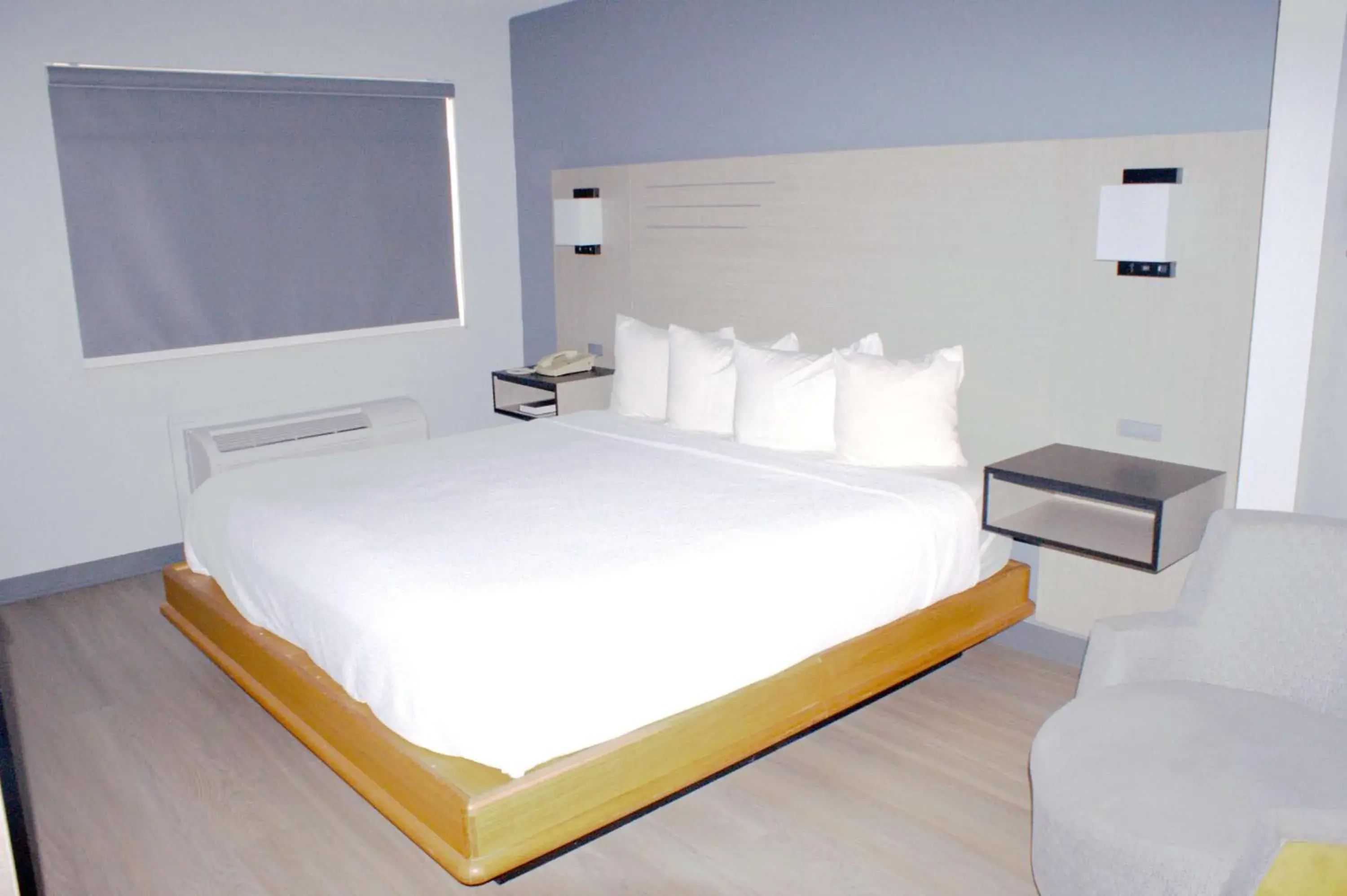 Bedroom, Bed in Sonesta Essential Van Buren-Fort Smith Bedroom, Bed in Sonesta Essential Van Buren-Fort Smith