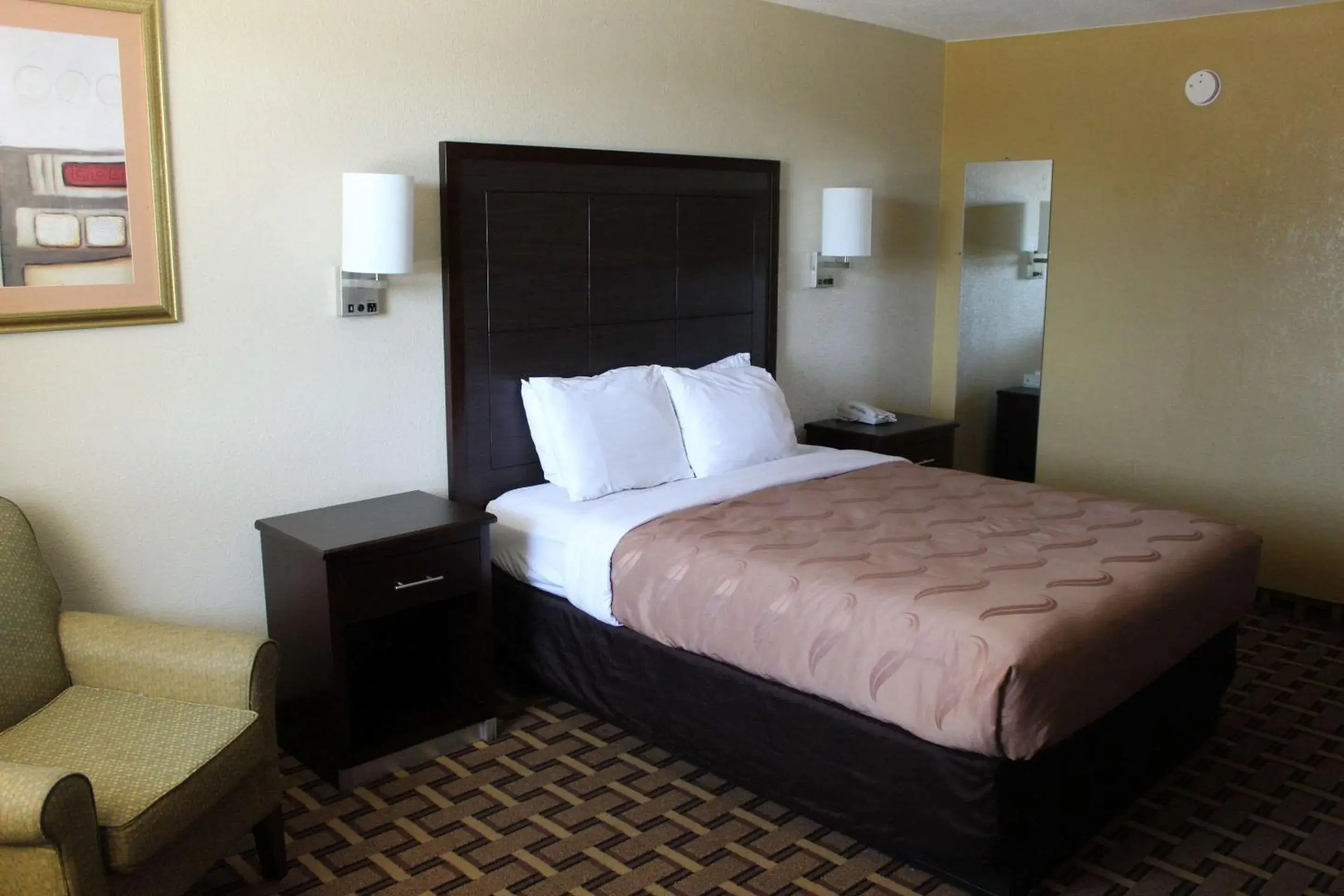 Bedroom, Bed in Quality Inn Conway - Greenbrier Bedroom, Bed in Quality Inn Conway - Greenbrier