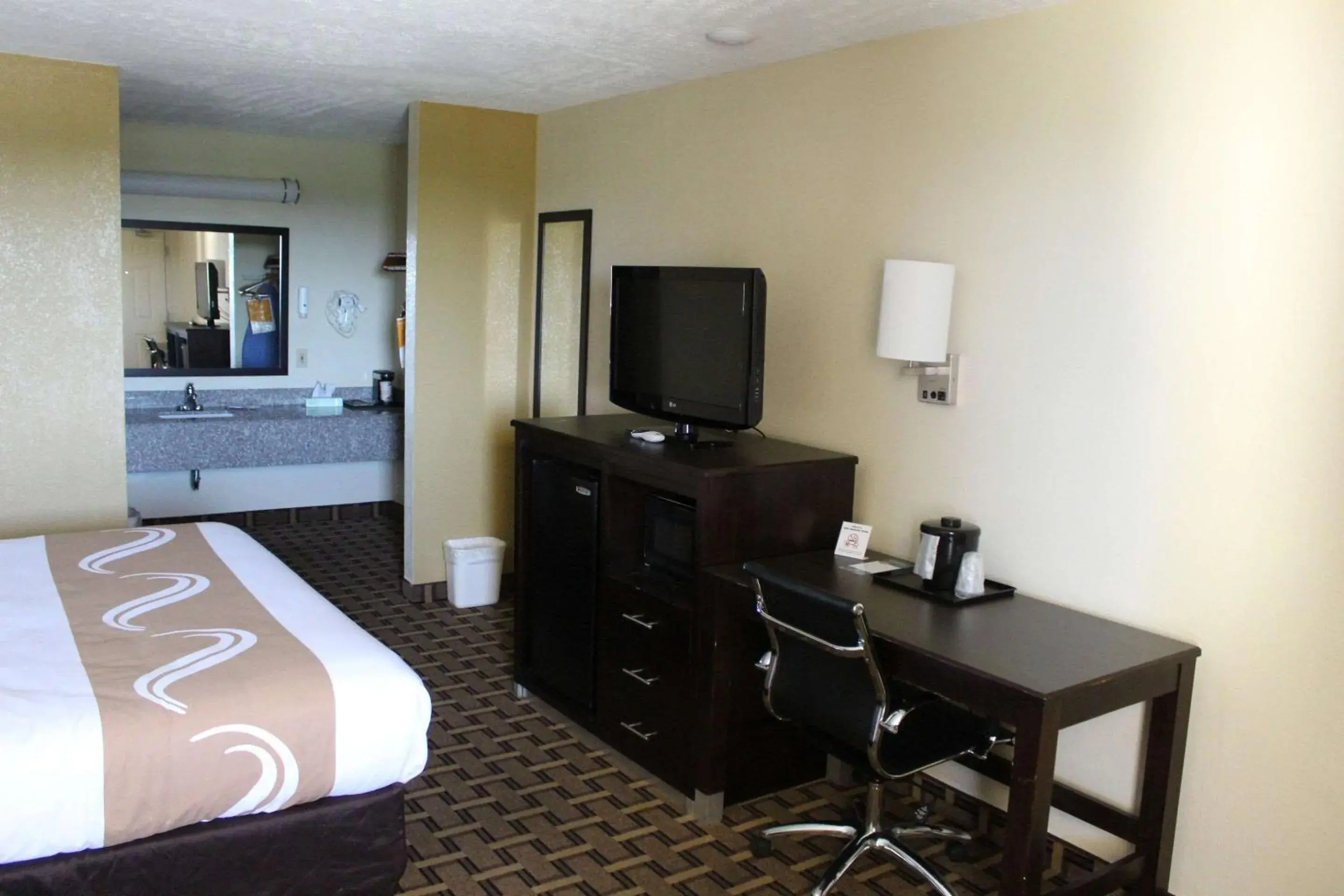 Bedroom, Bed in Quality Inn Conway - Greenbrier Bedroom, Bed in Quality Inn Conway - Greenbrier