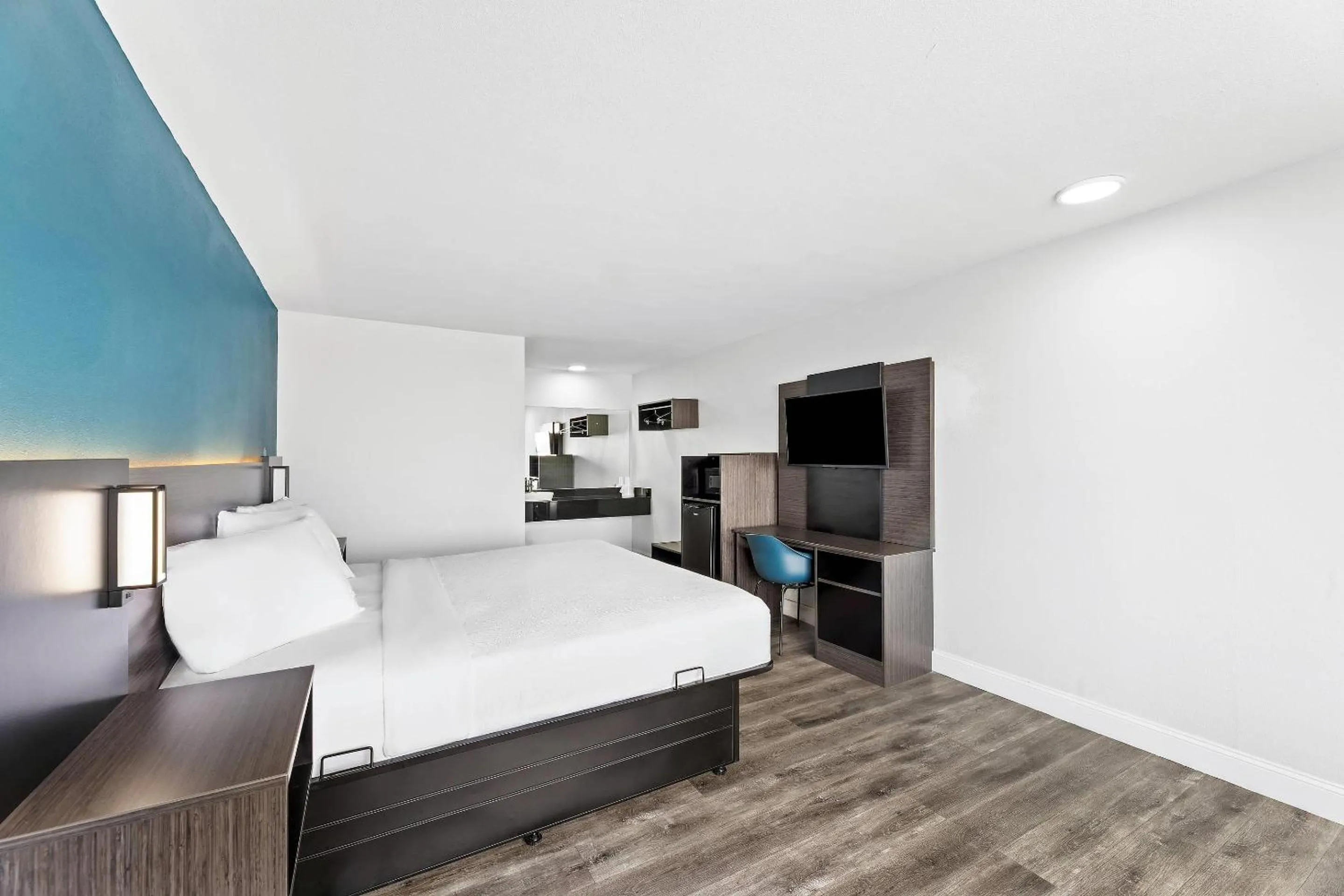 Bedroom, Bed in Rodeway Inn West Memphis