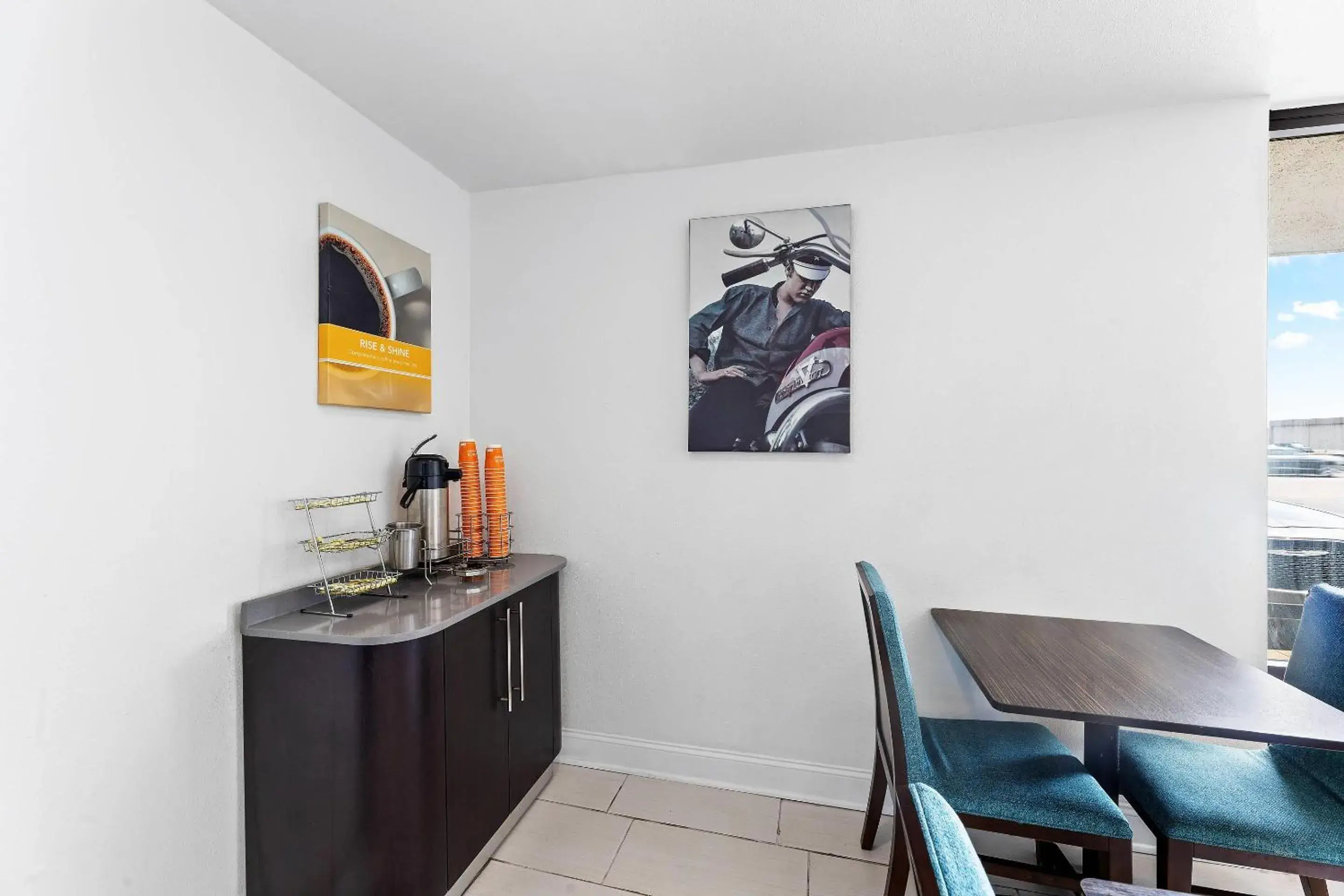 Breakfast in Rodeway Inn West Memphis Breakfast in Rodeway Inn West Memphis