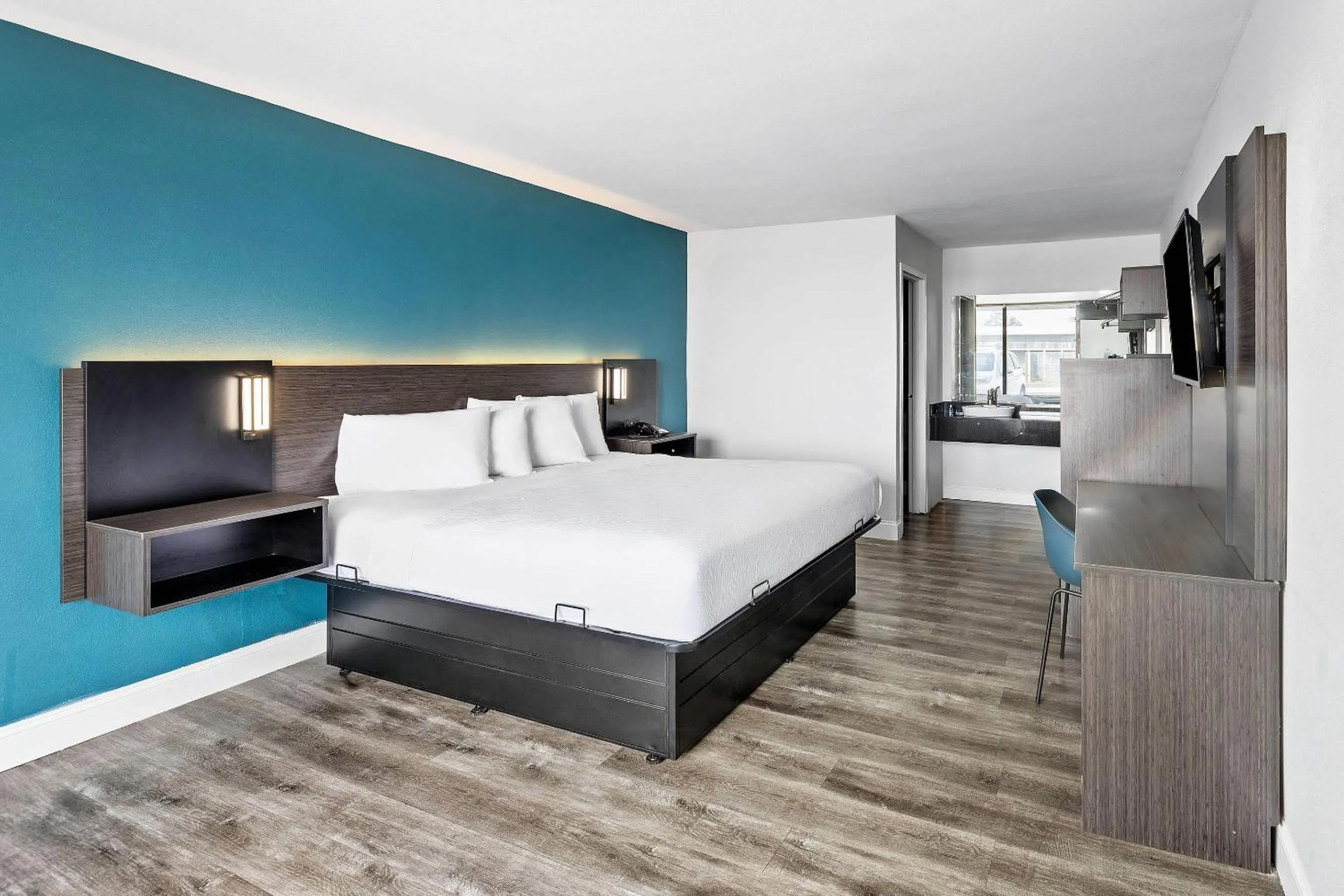 Bedroom, Bed in Rodeway Inn West Memphis