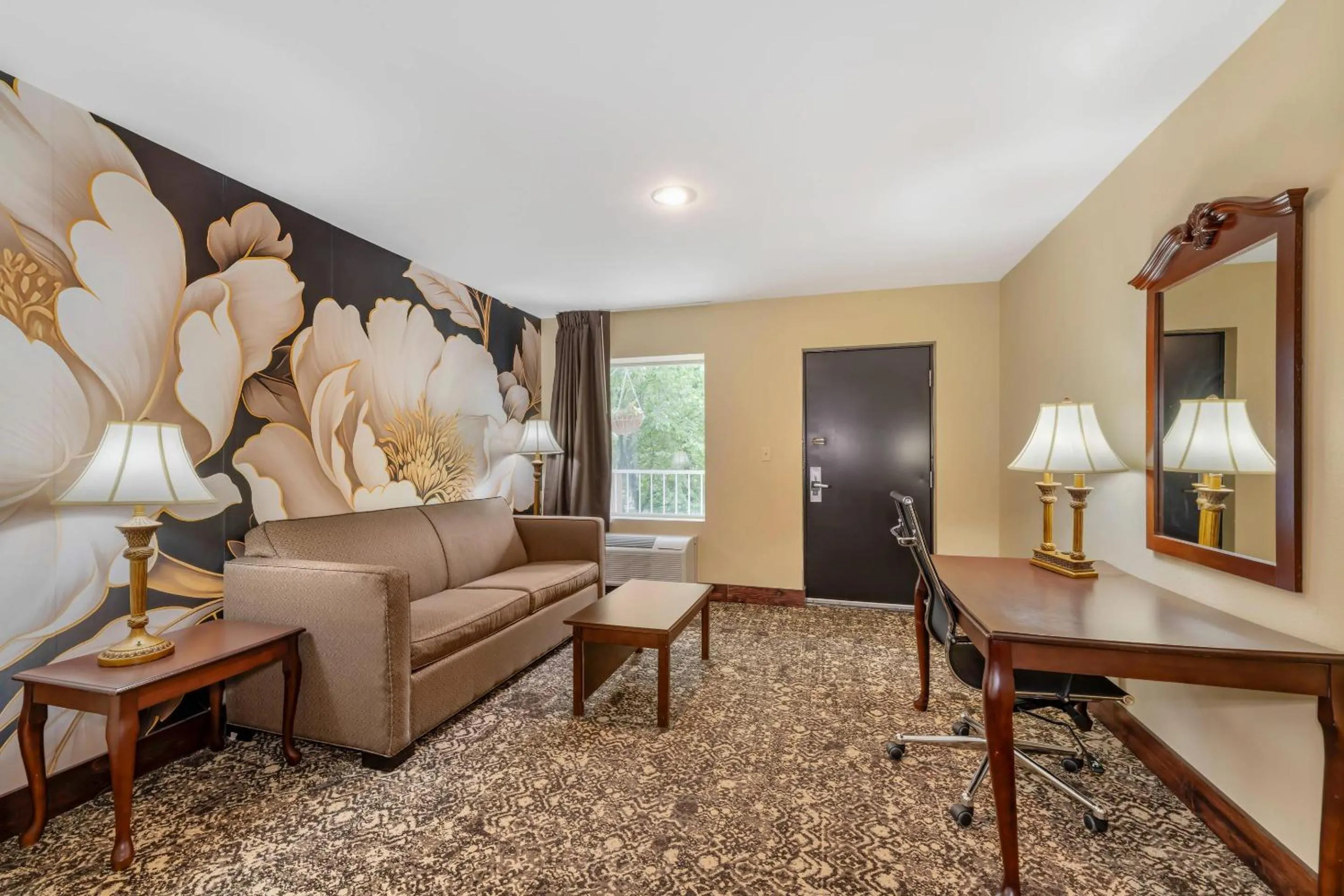 Bedroom in Quality Inn Eureka Springs South