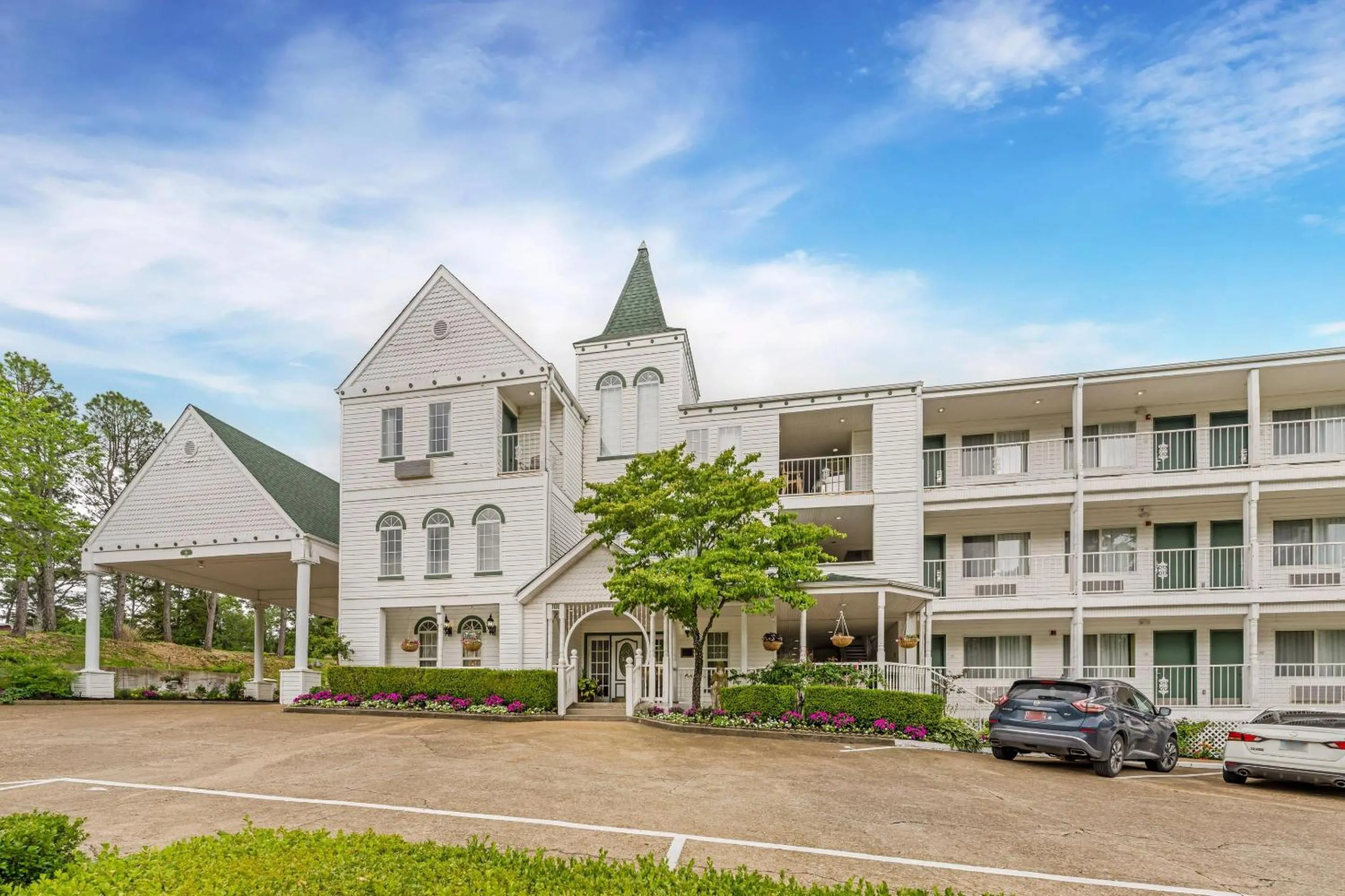 Property building in Quality Inn Eureka Springs South