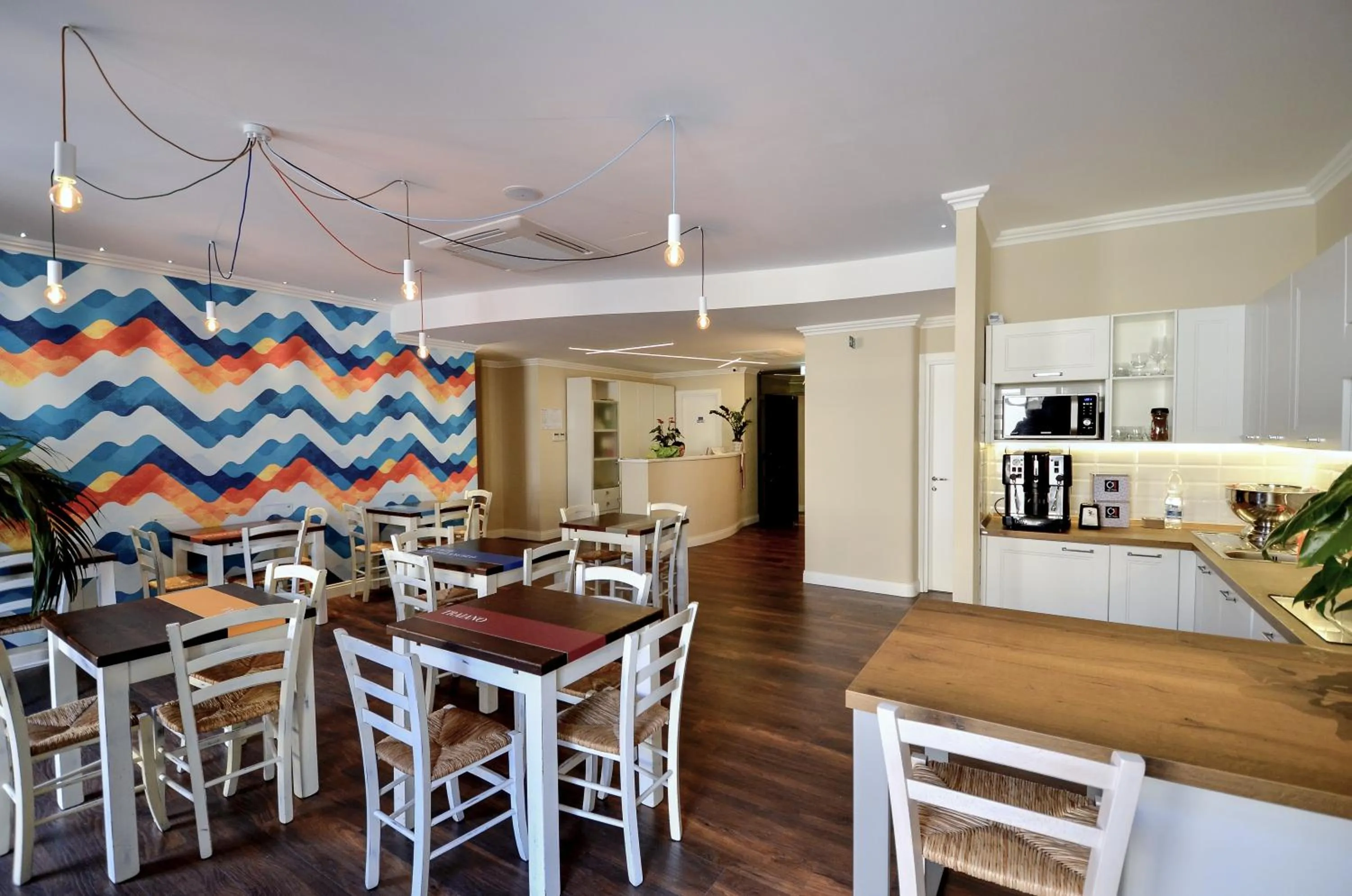 Communal lounge/ TV room in 7 Bell's House