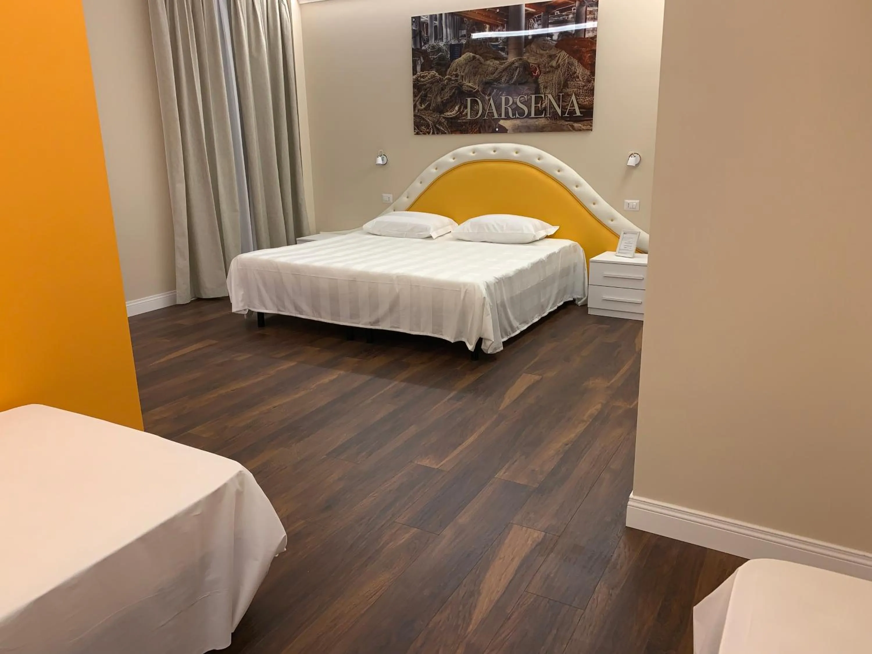 Photo of the whole room, Bed in 7 Bell's House