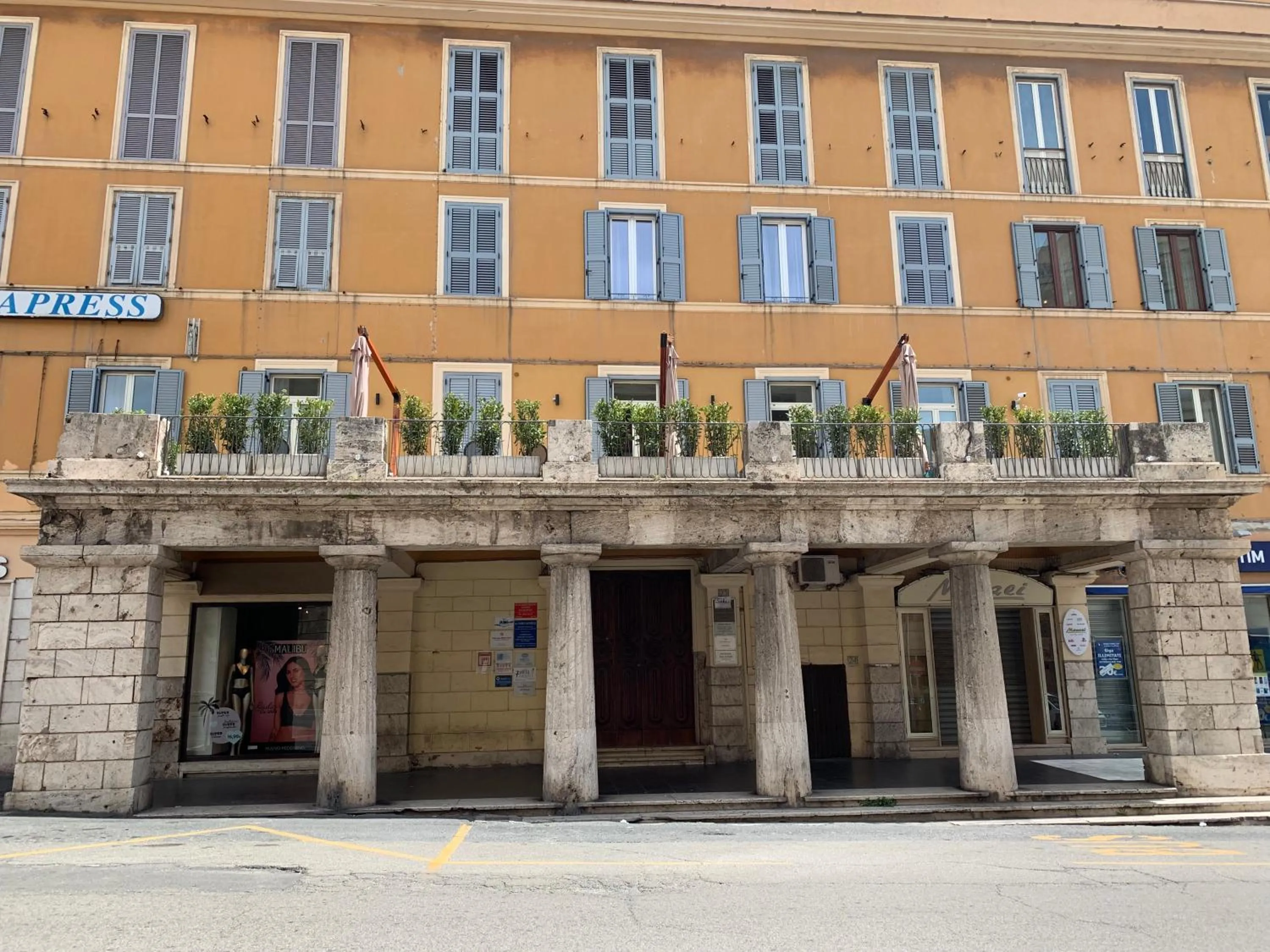 Property building in 7 Bell's House