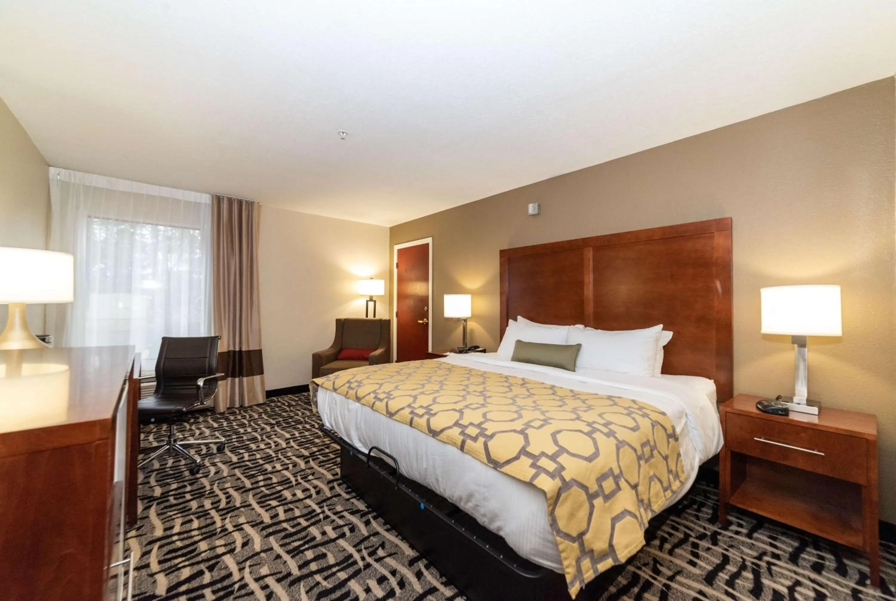 Photo of the whole room, Bed in Baymont by Wyndham Caddo Valley/Arkadelphia