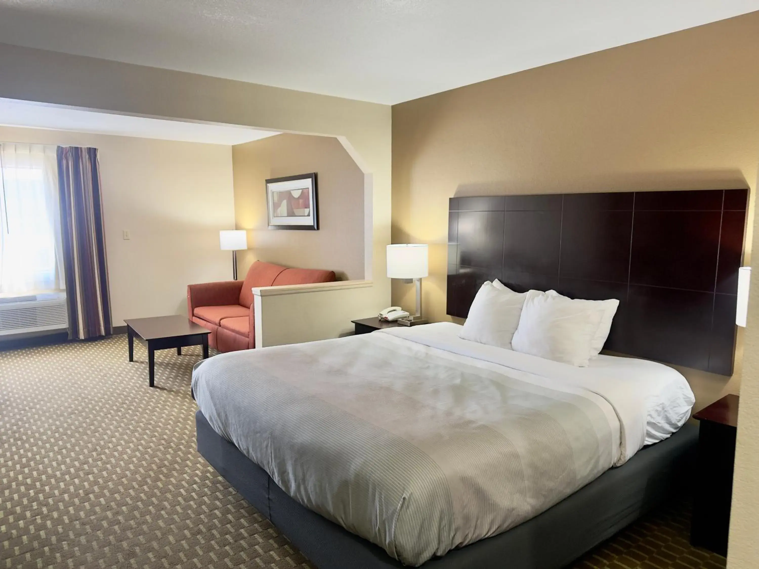 King Suite - Accessible/Non-Smoking in Quality Inn & Suites Pine Bluff King Suite - Accessible/Non-Smoking in Quality Inn & Suites Pine Bluff