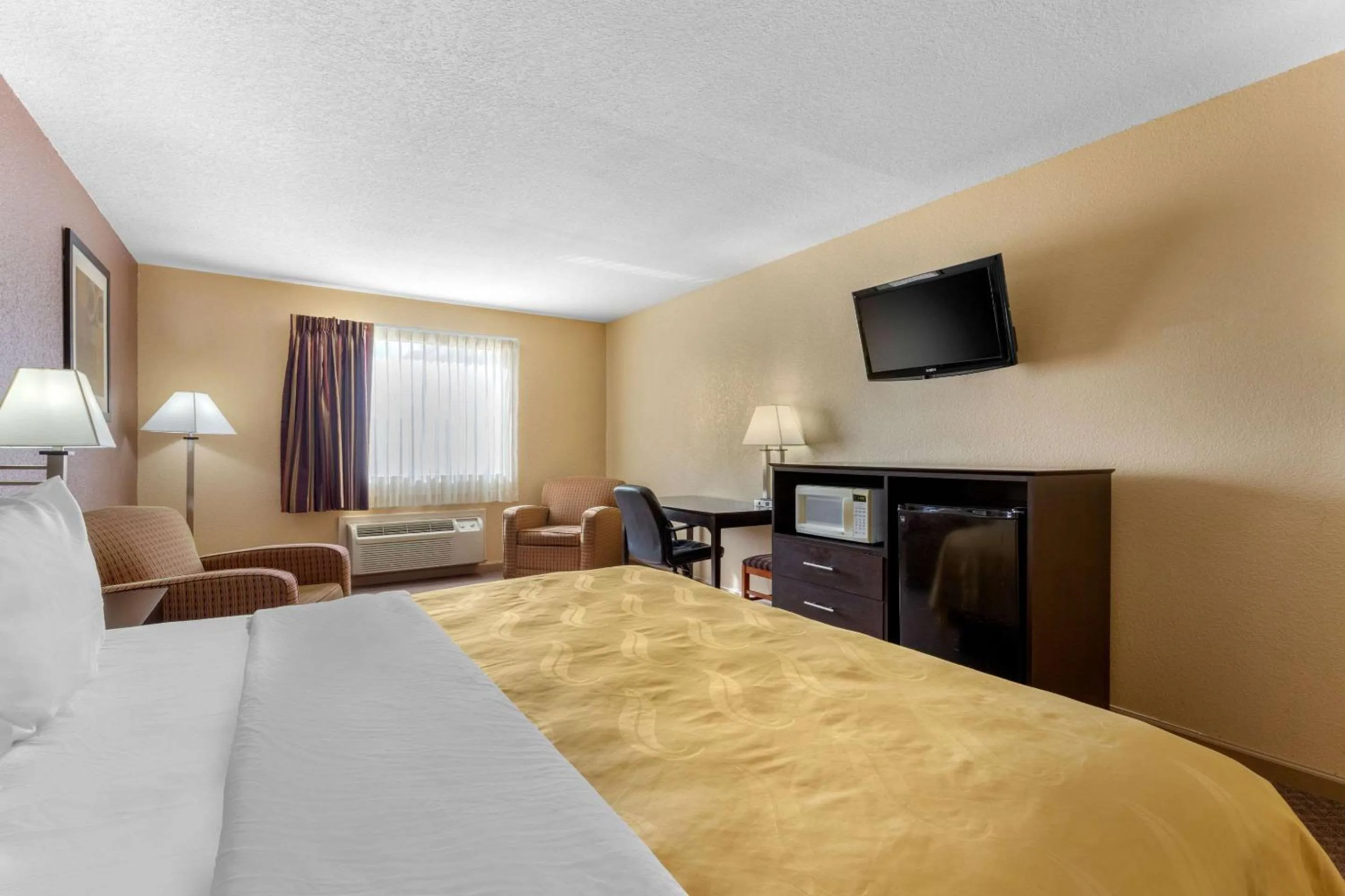 Photo of the whole room, Bed in Quality Inn West Memphis I-40