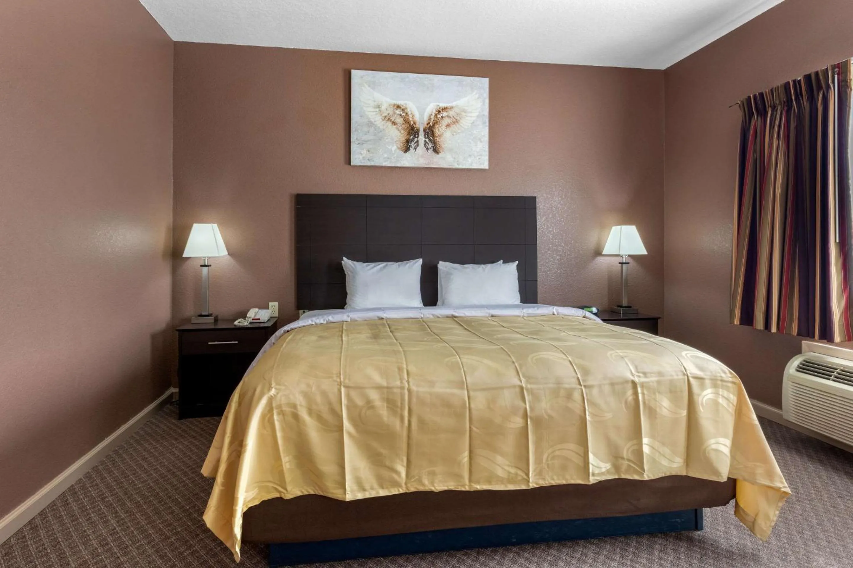 Photo of the whole room, Bed in Quality Inn West Memphis I-40