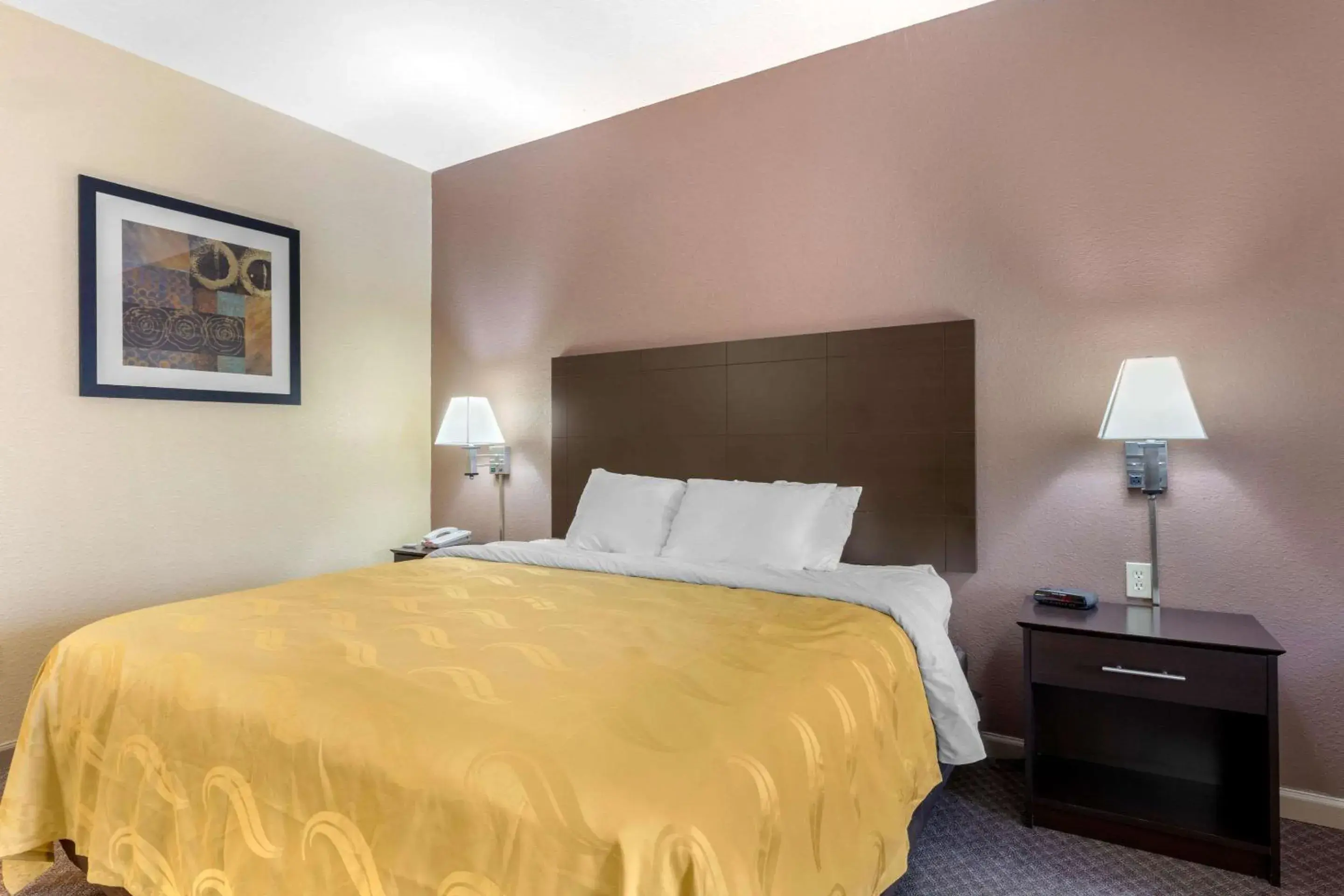 Photo of the whole room, Bed in Quality Inn West Memphis I-40 Photo of the whole room, Bed in Quality Inn West Memphis I-40