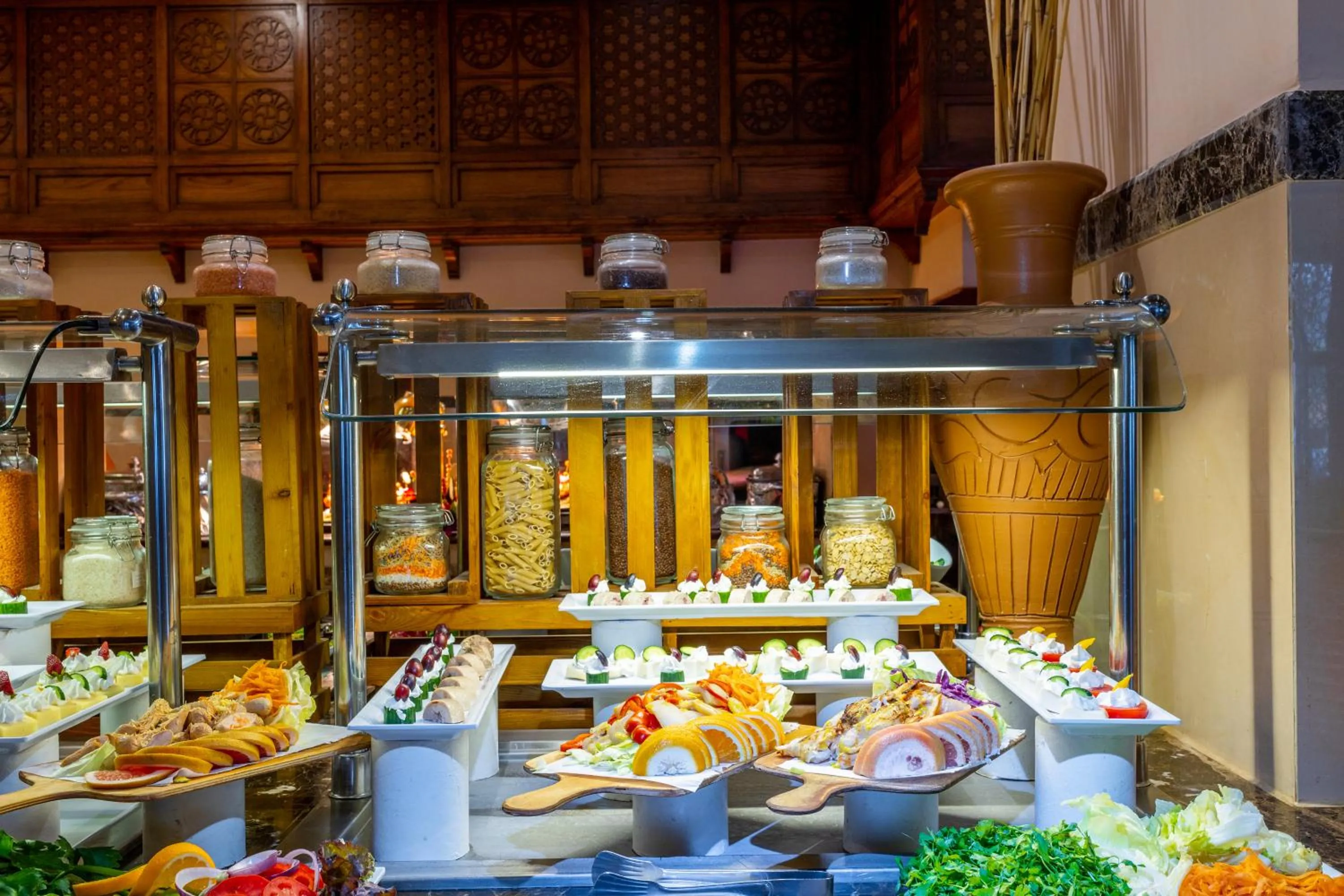 Restaurant/places to eat in Grand Palace - Couples only 18 years plus