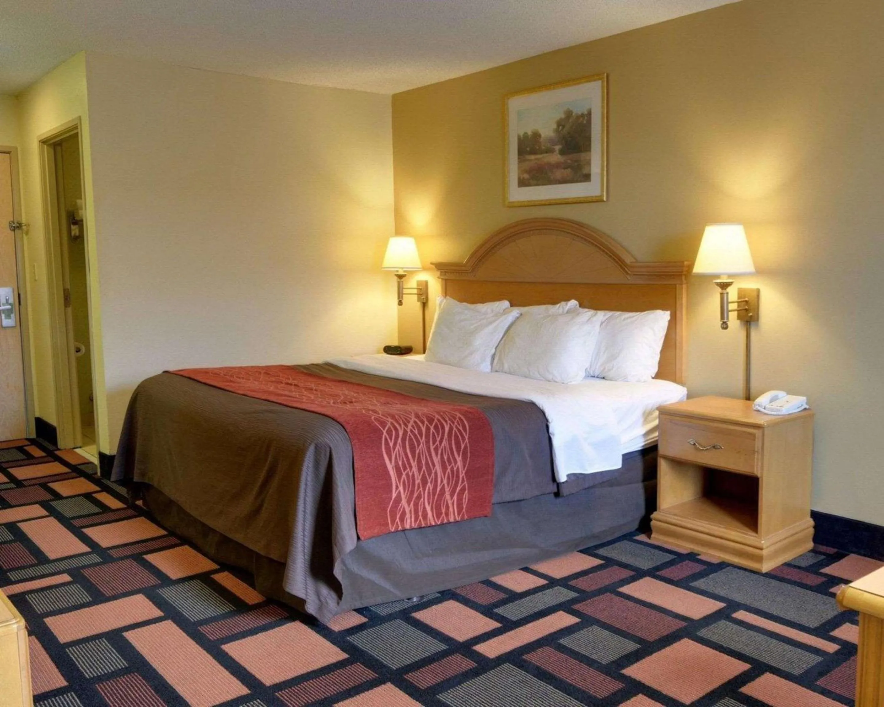 Photo of the whole room, Bed in Quality Inn & Suites Malvern