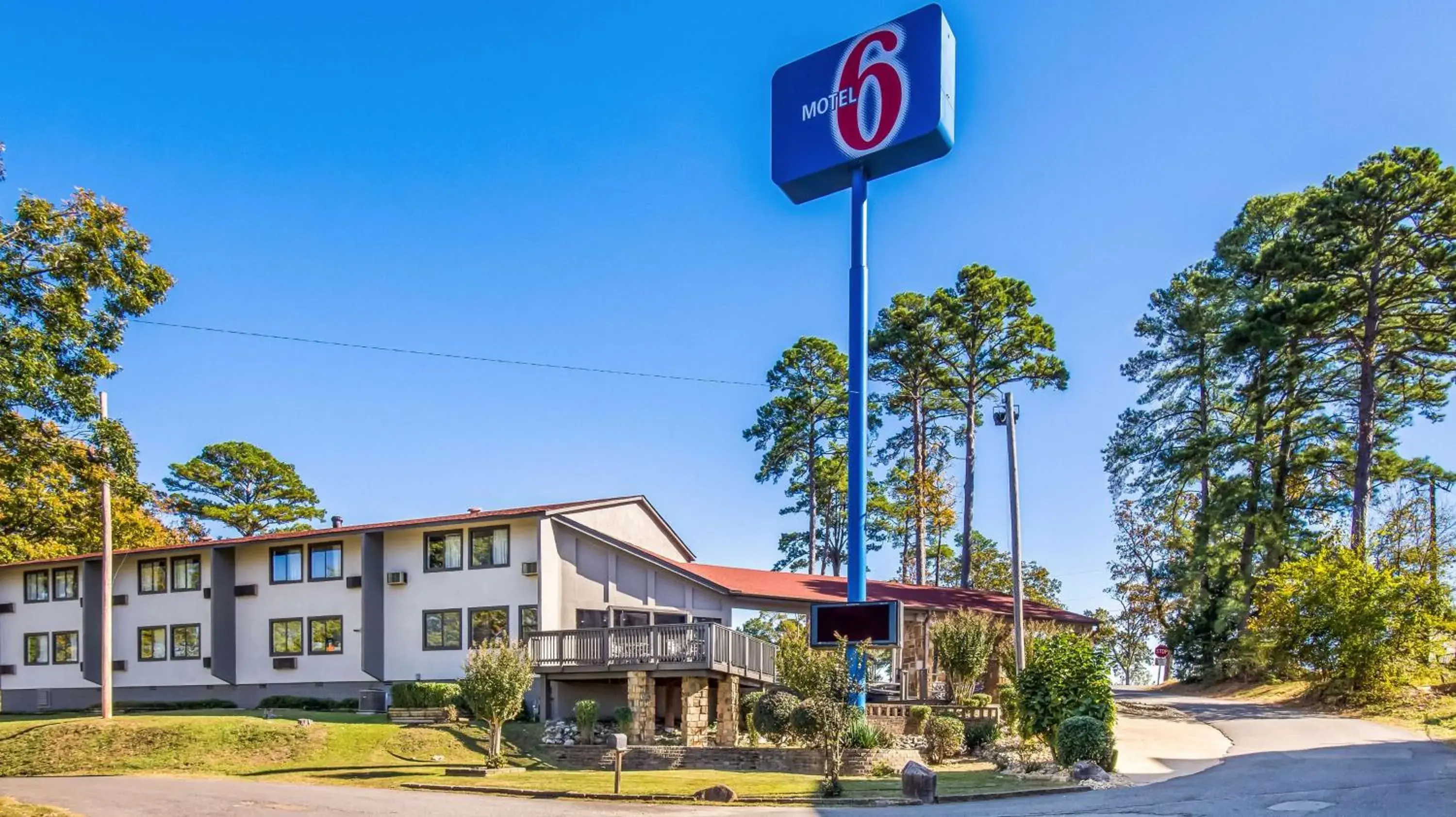 Property building in Motel 6-Hot Springs, AR Property building in Motel 6-Hot Springs, AR