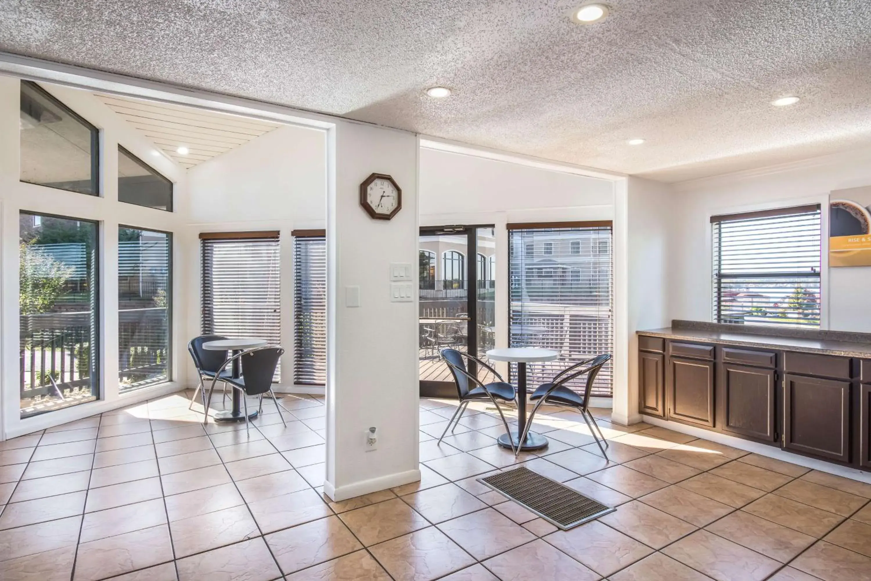 Lobby or reception in Motel 6-Hot Springs, AR Lobby or reception in Motel 6-Hot Springs, AR