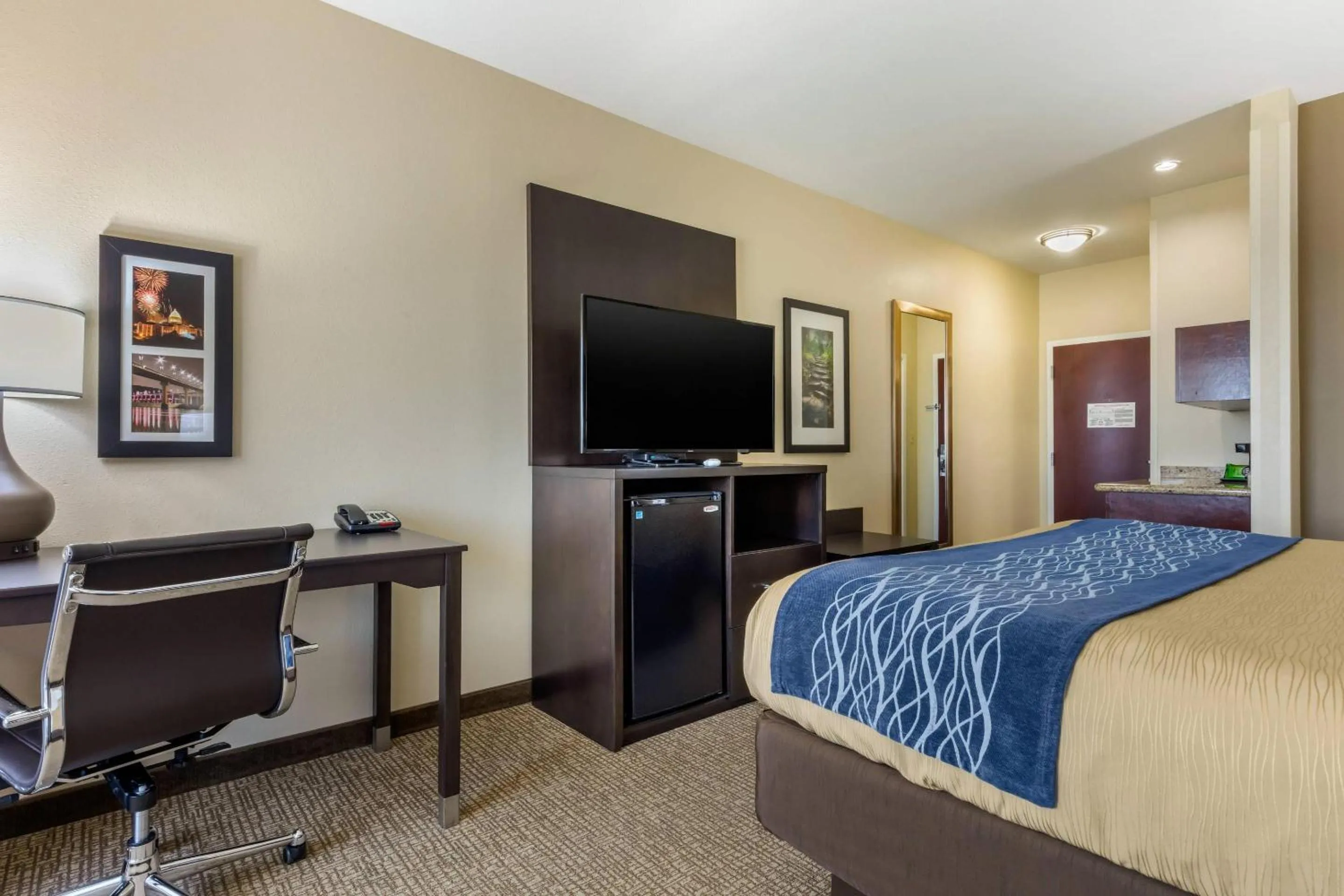 Bedroom, Bed in Comfort Inn & Suites North Little Rock McCain Mall