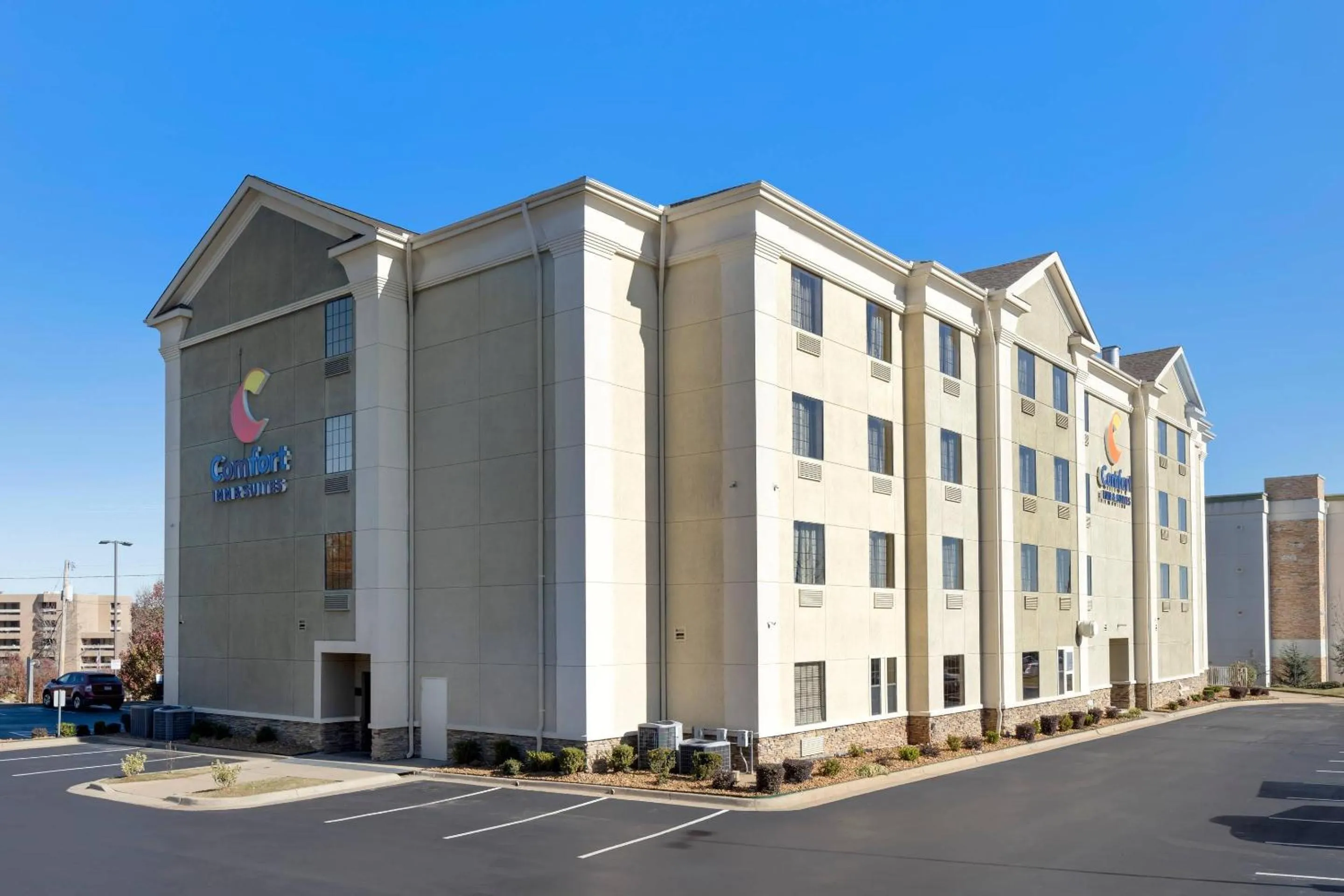 Property building in Comfort Inn & Suites North Little Rock McCain Mall