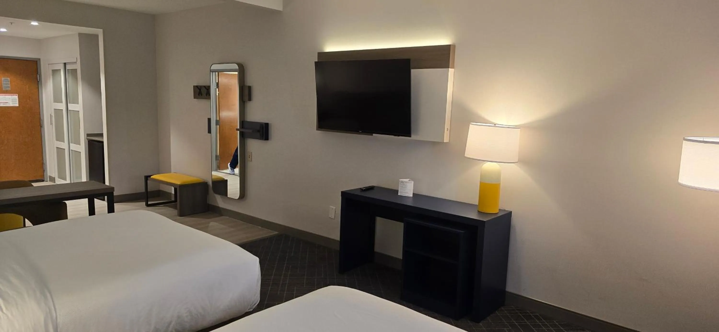 Bed in Comfort Suites Conway