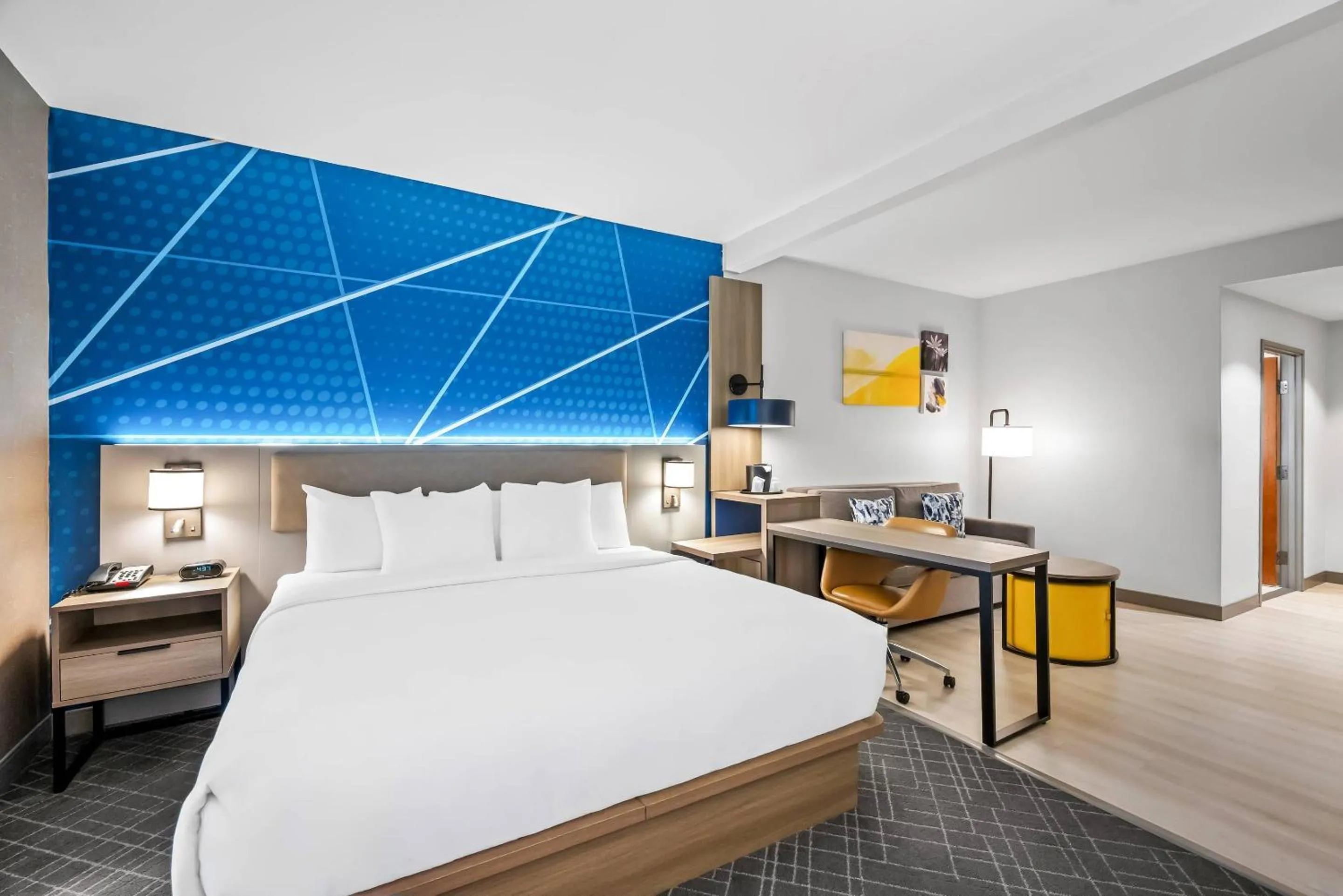 Bedroom, Bed in Comfort Suites Conway