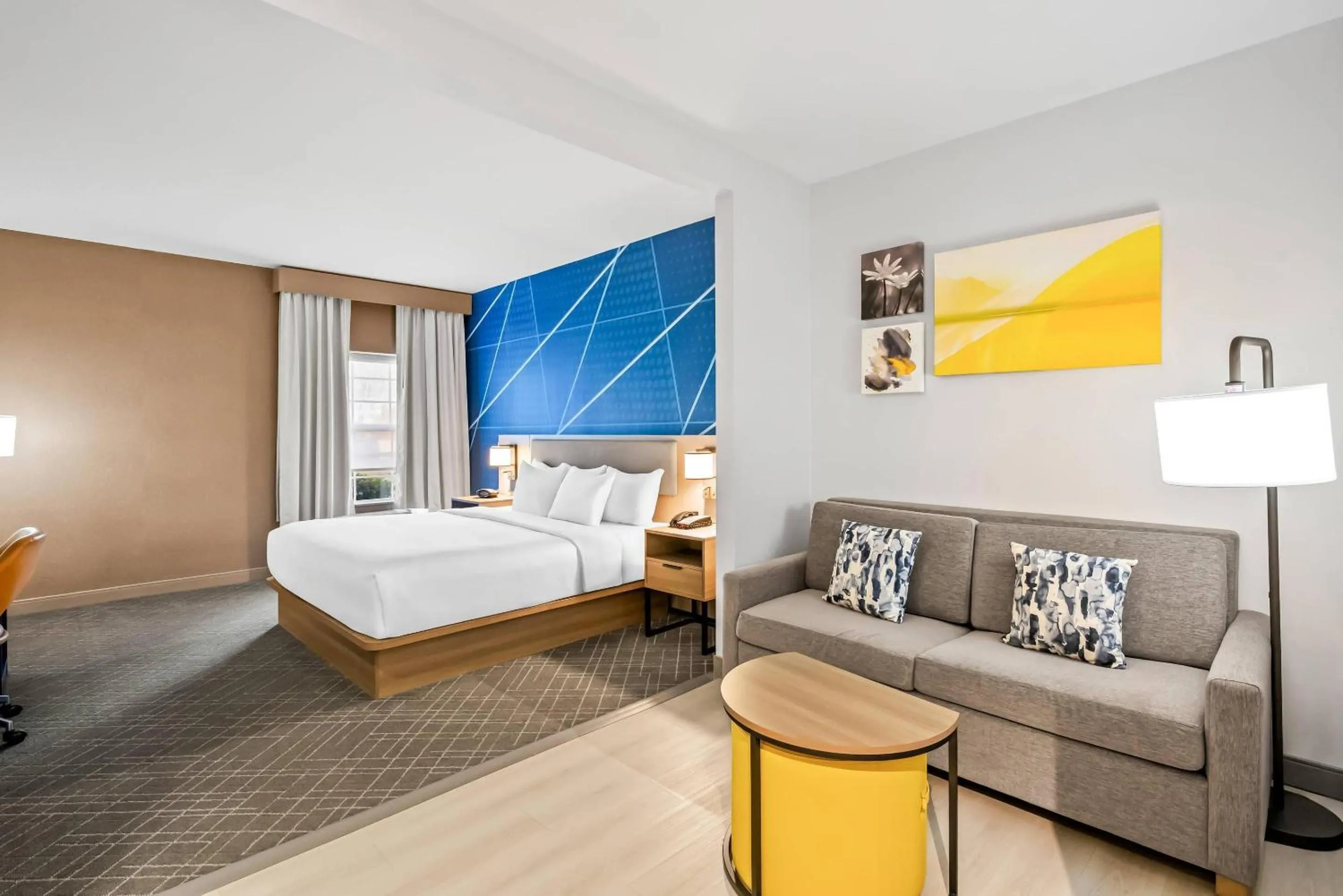 Bedroom, Bed in Comfort Suites Conway