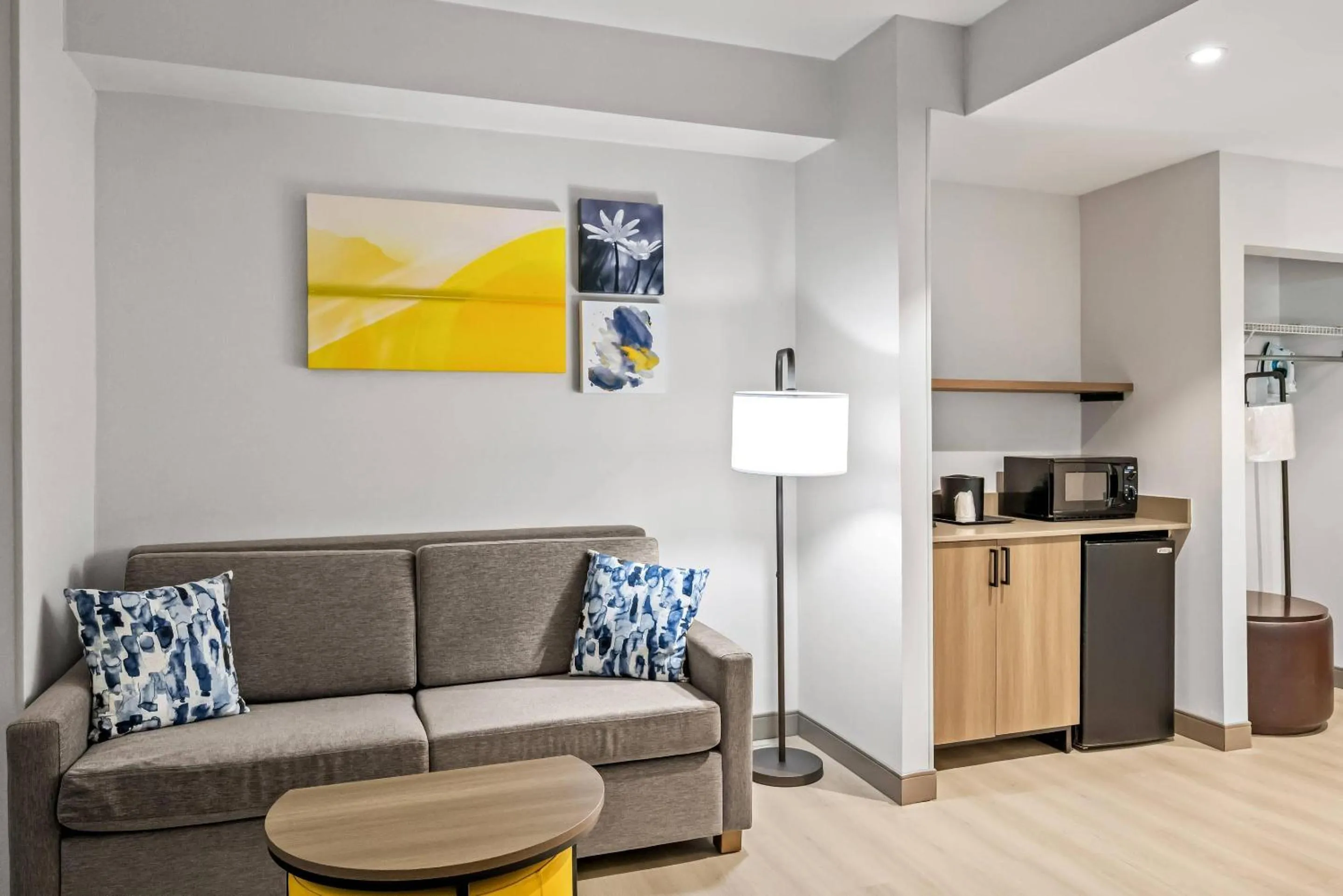 Bedroom in Comfort Suites Conway