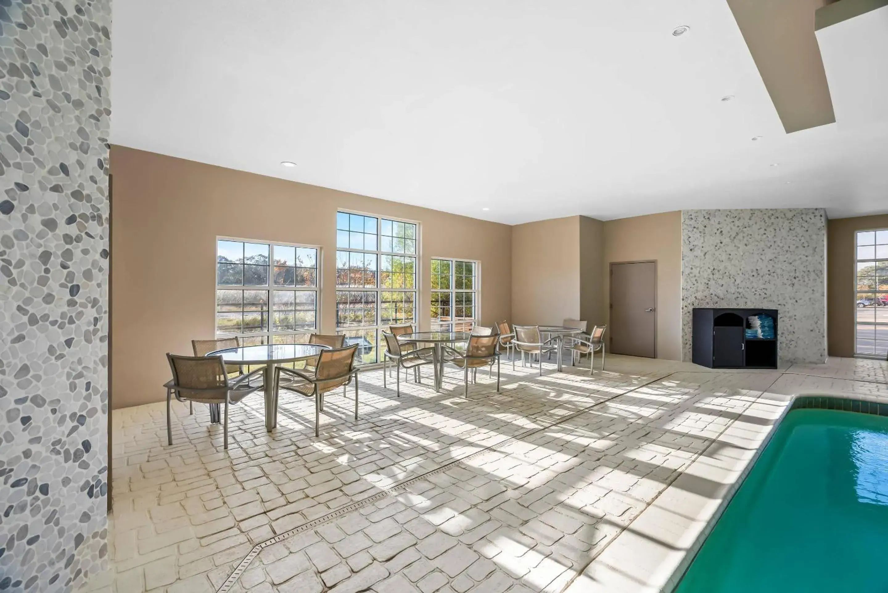 Swimming pool in Comfort Suites Conway Swimming pool in Comfort Suites Conway