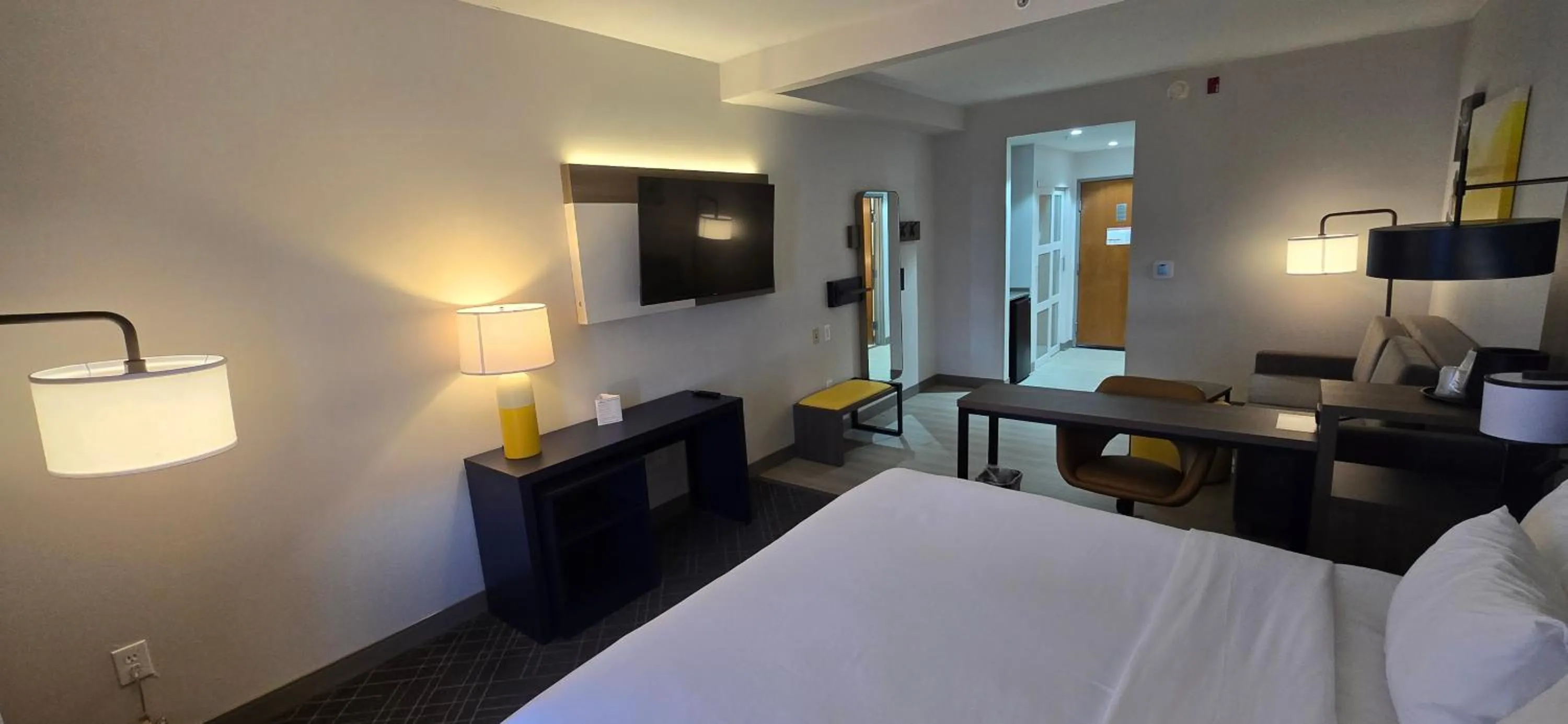 Bed in Comfort Suites Conway