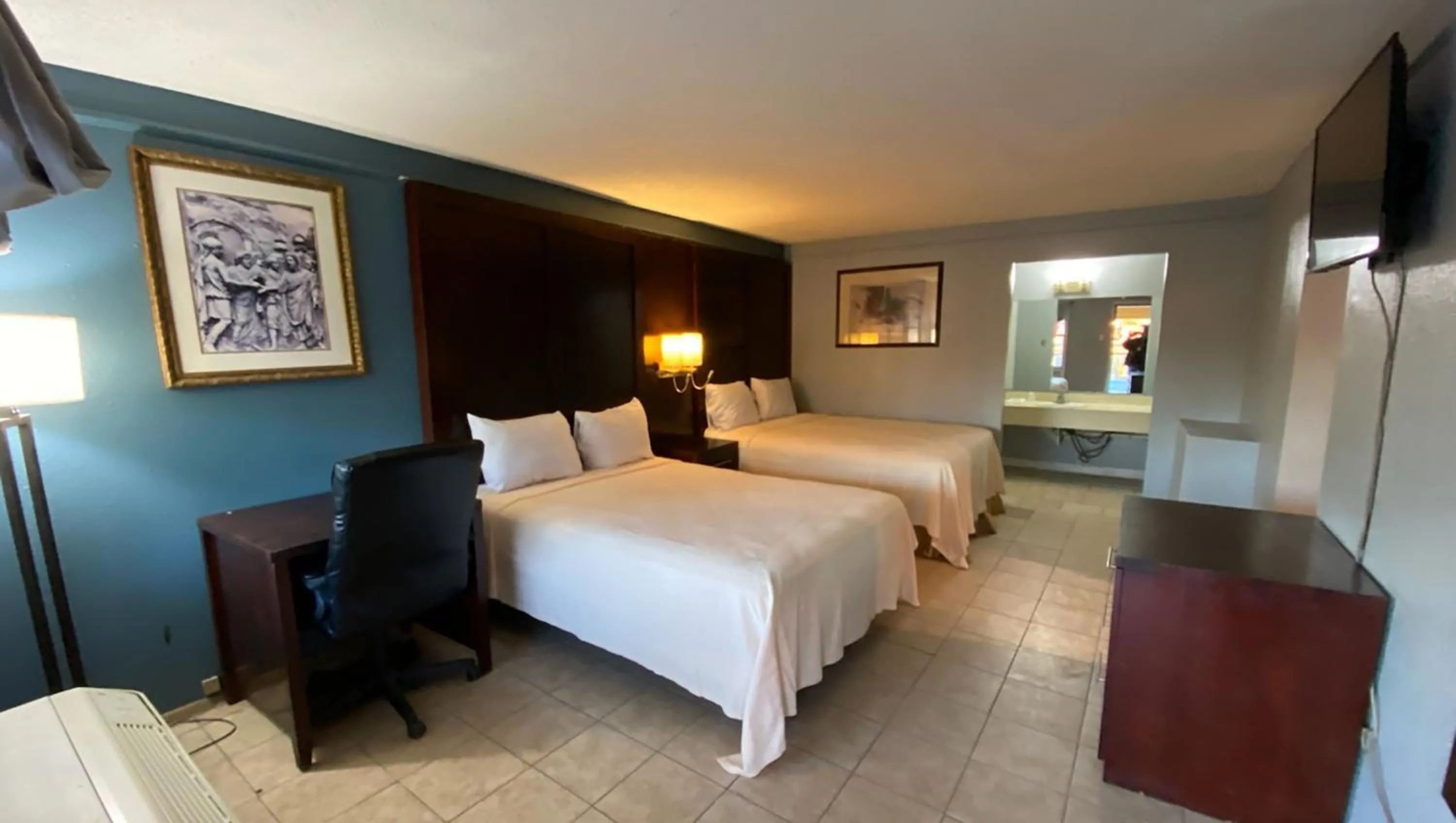 Bedroom, Bed in Magnuson Hotel Little Rock South