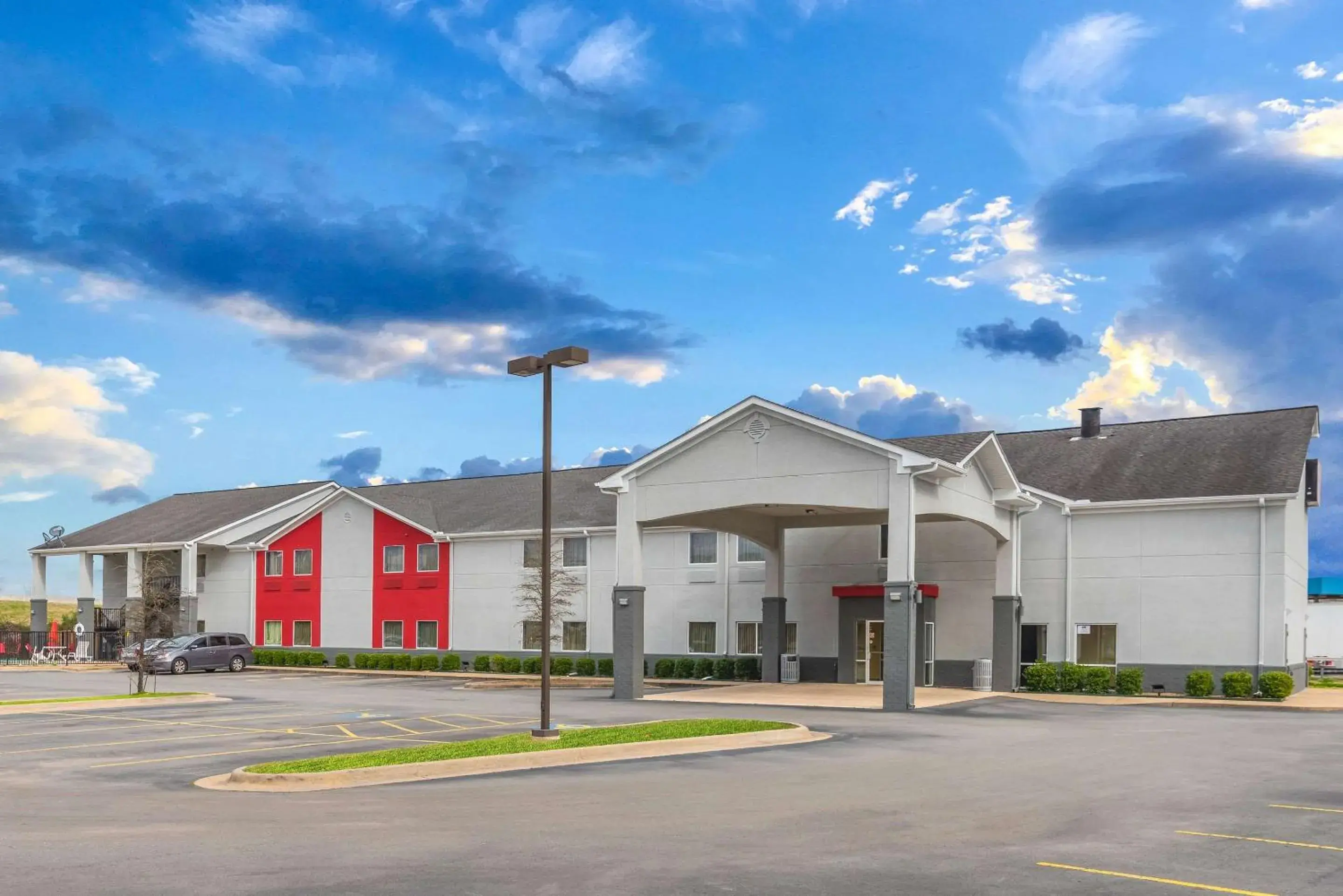 Property Building in Econo Lodge Inn & Suites North Little Rock