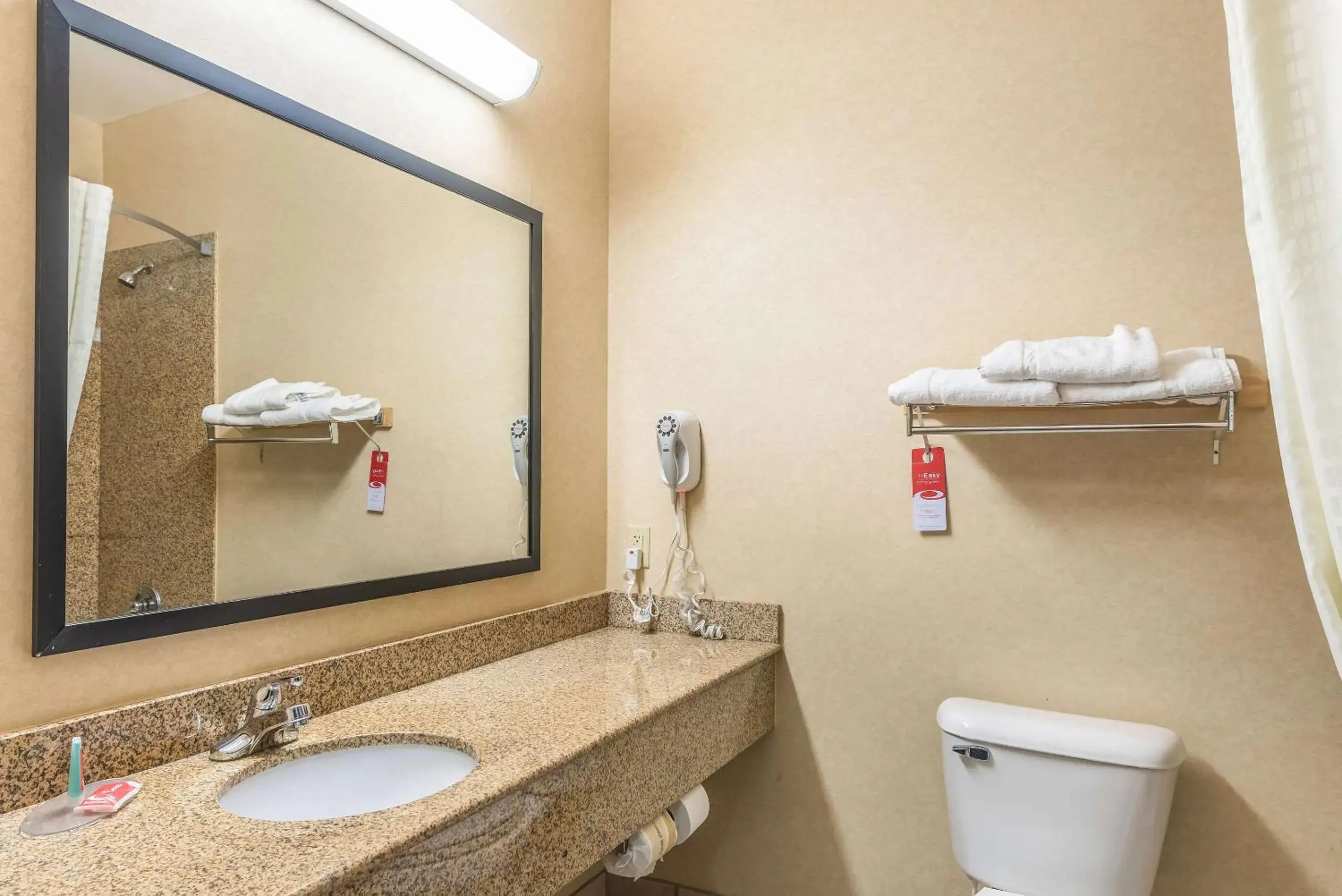 Bedroom, Bathroom in Econo Lodge Inn & Suites North Little Rock