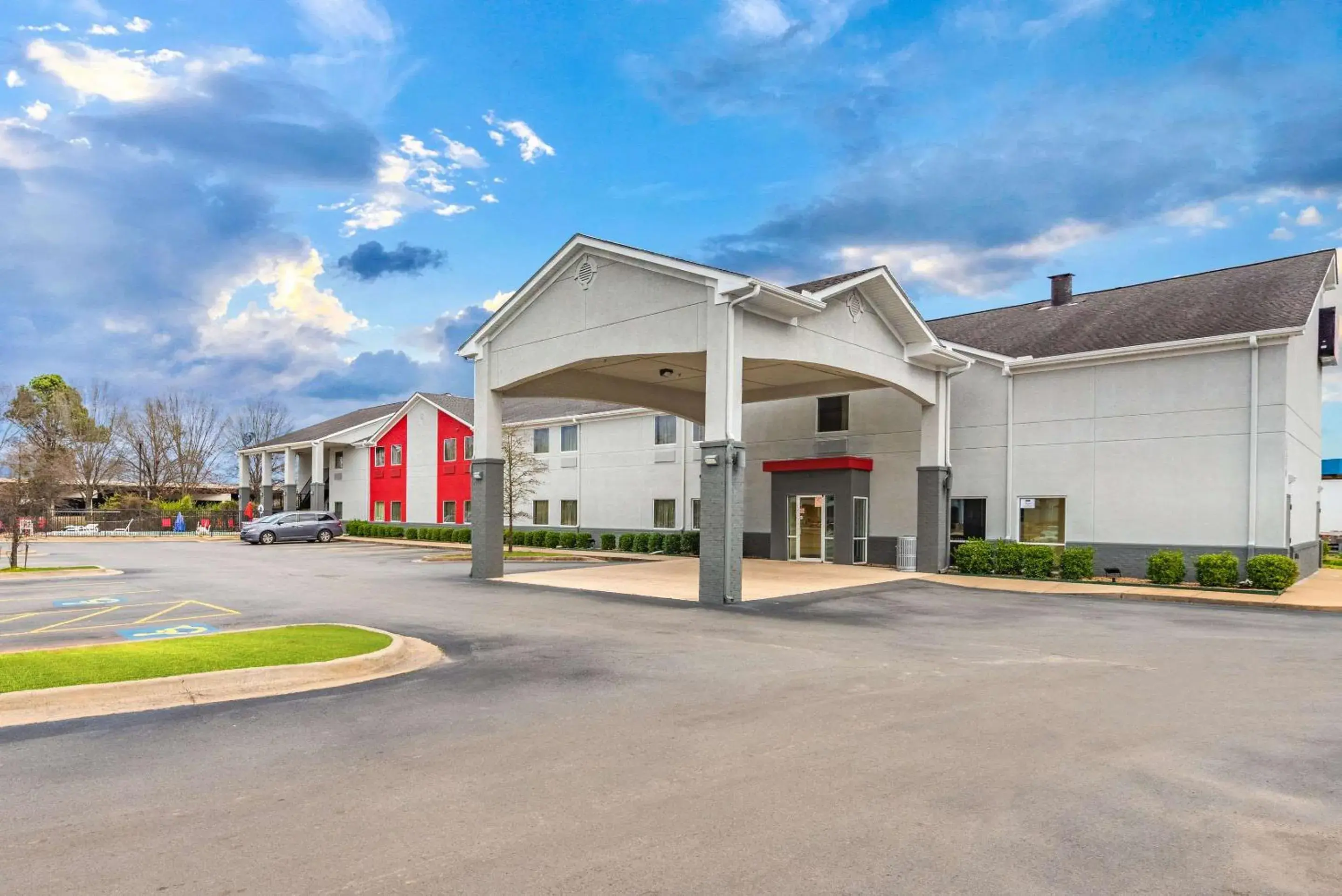 Property Building in Econo Lodge Inn & Suites North Little Rock