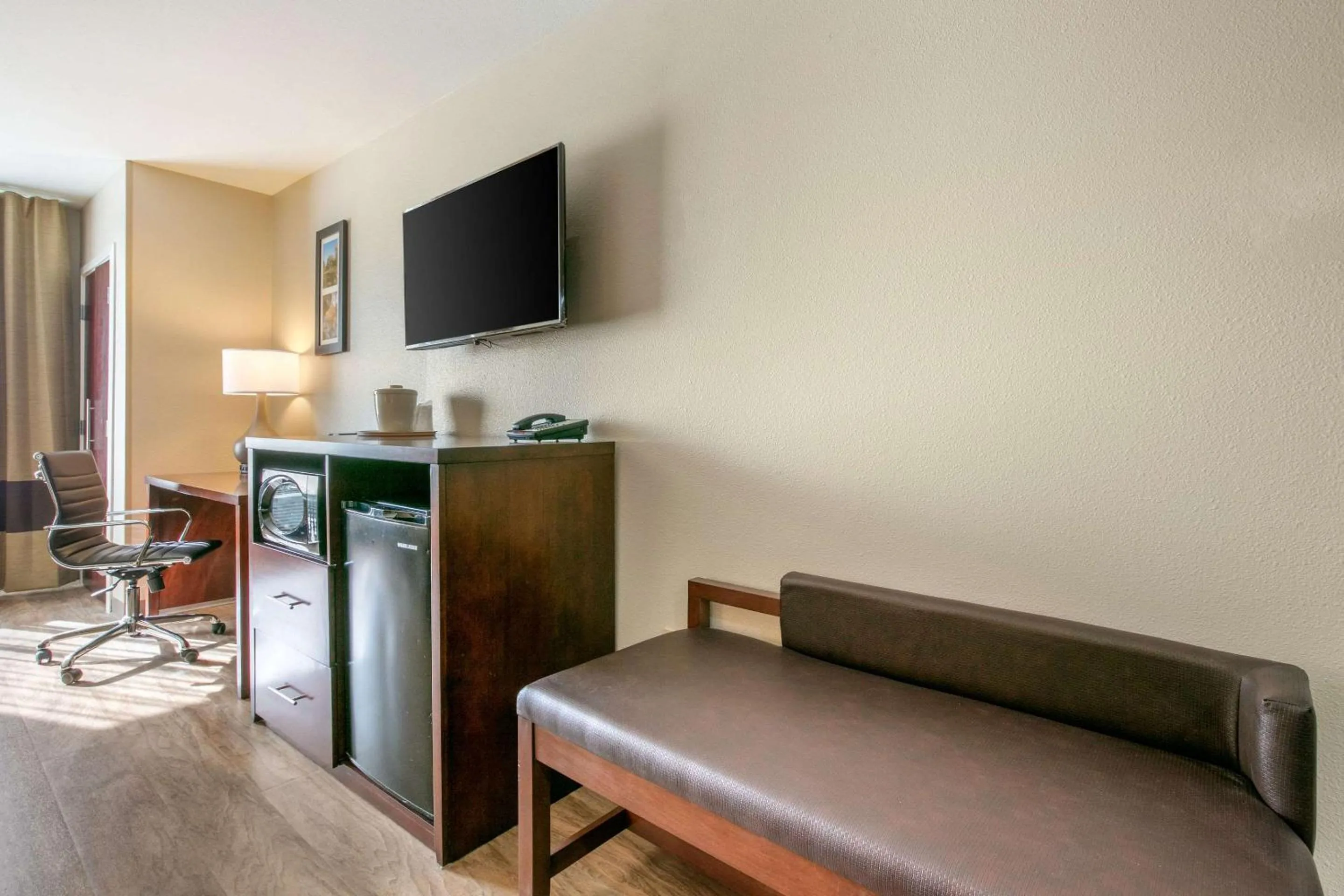 Bedroom in Comfort Inn & Suites Van Buren - Fort Smith