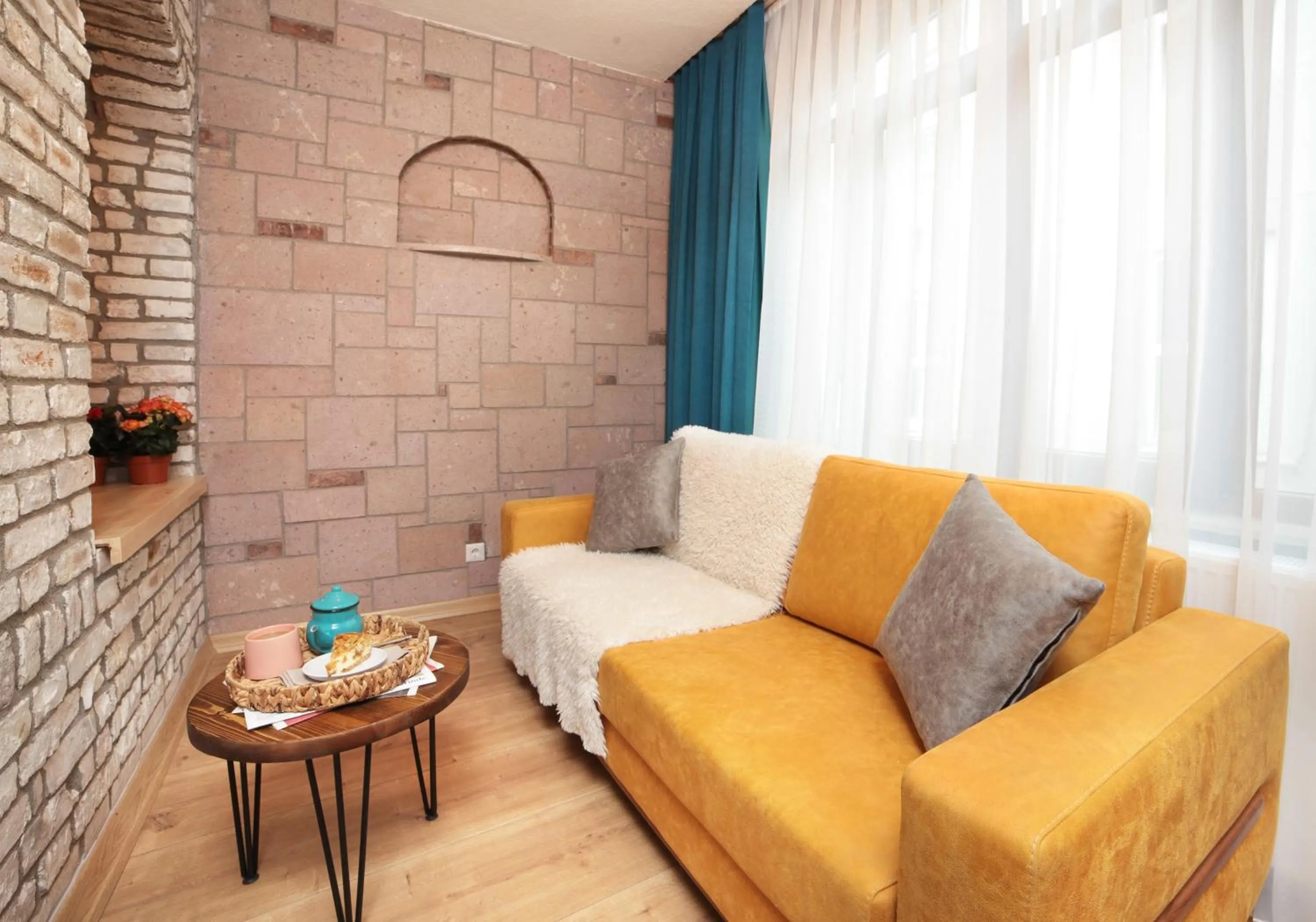 Seating area in Ardilas Residence