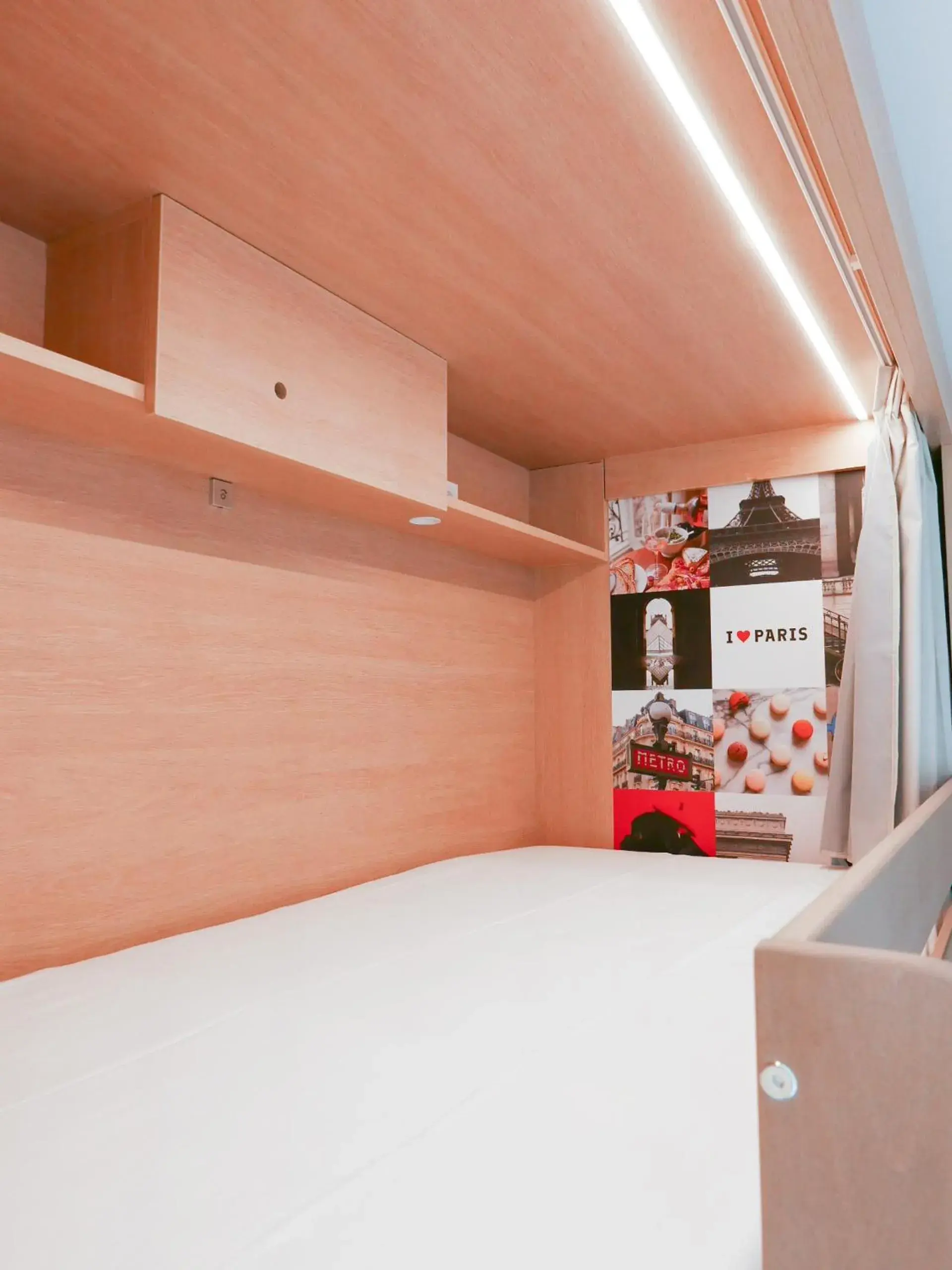 bunk bed in The People - Paris Bercy bunk bed in The People - Paris Bercy