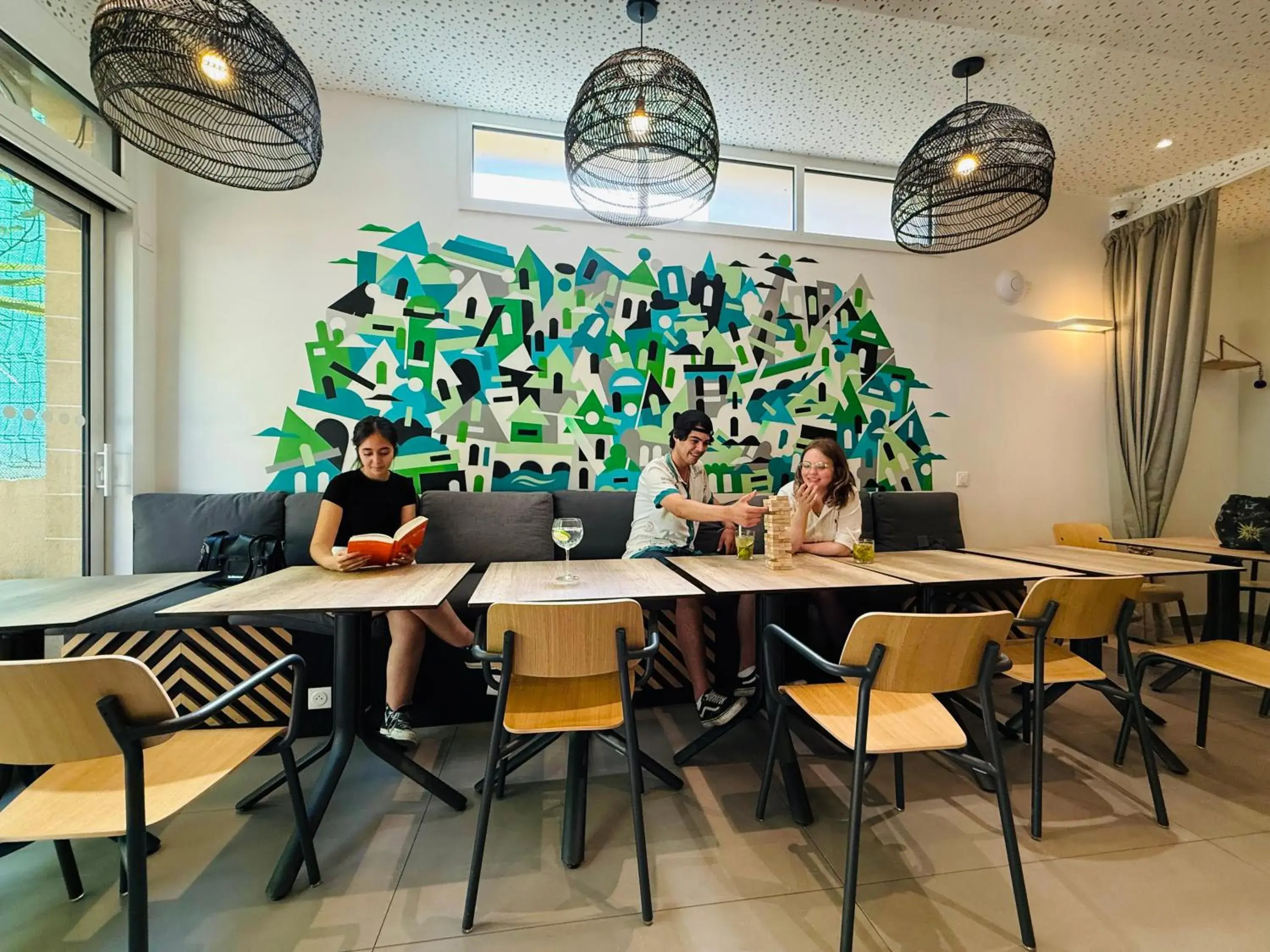 Restaurant/places to eat in The People - Paris Bercy Restaurant/places to eat in The People - Paris Bercy