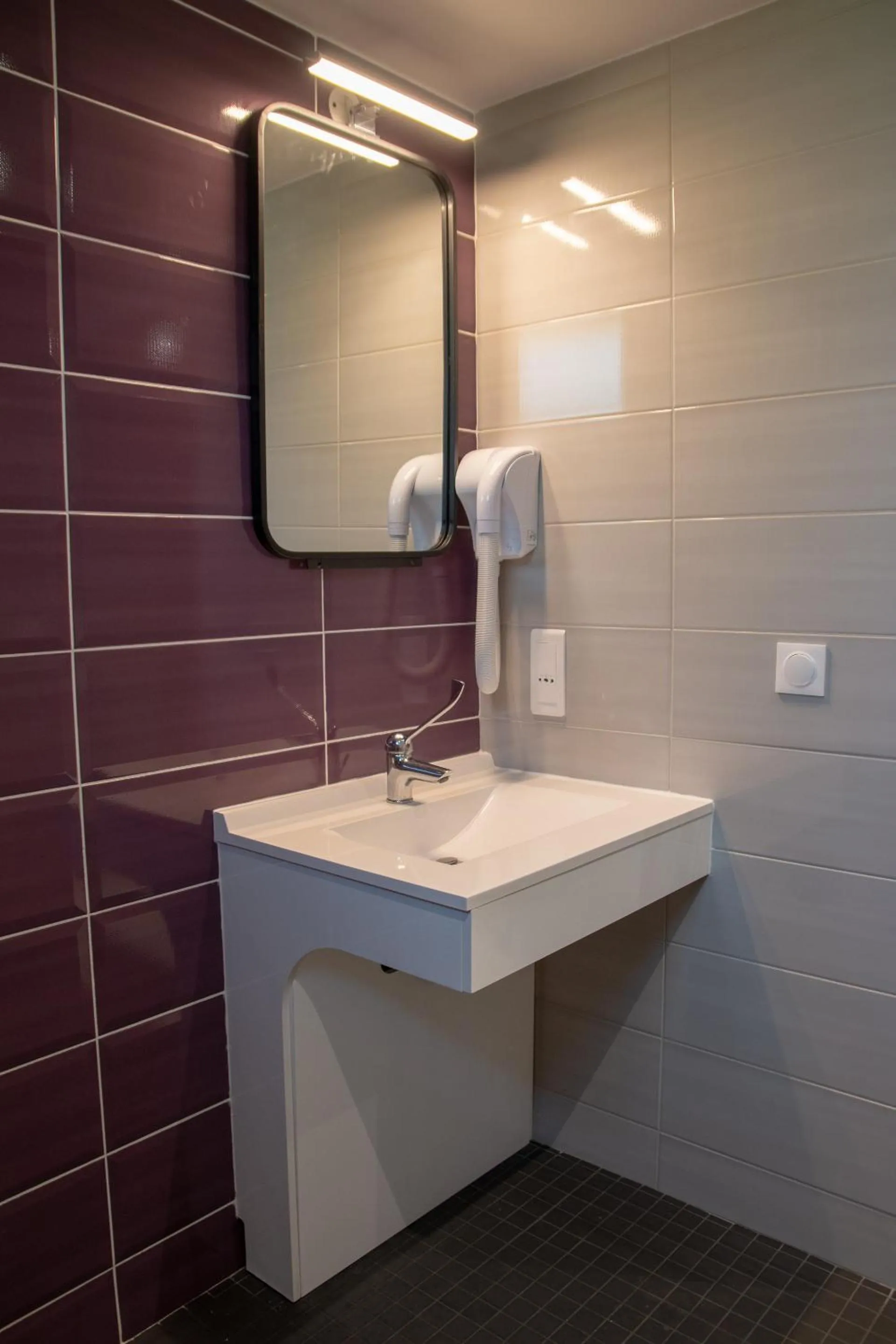 Shower in The People - Paris Bercy