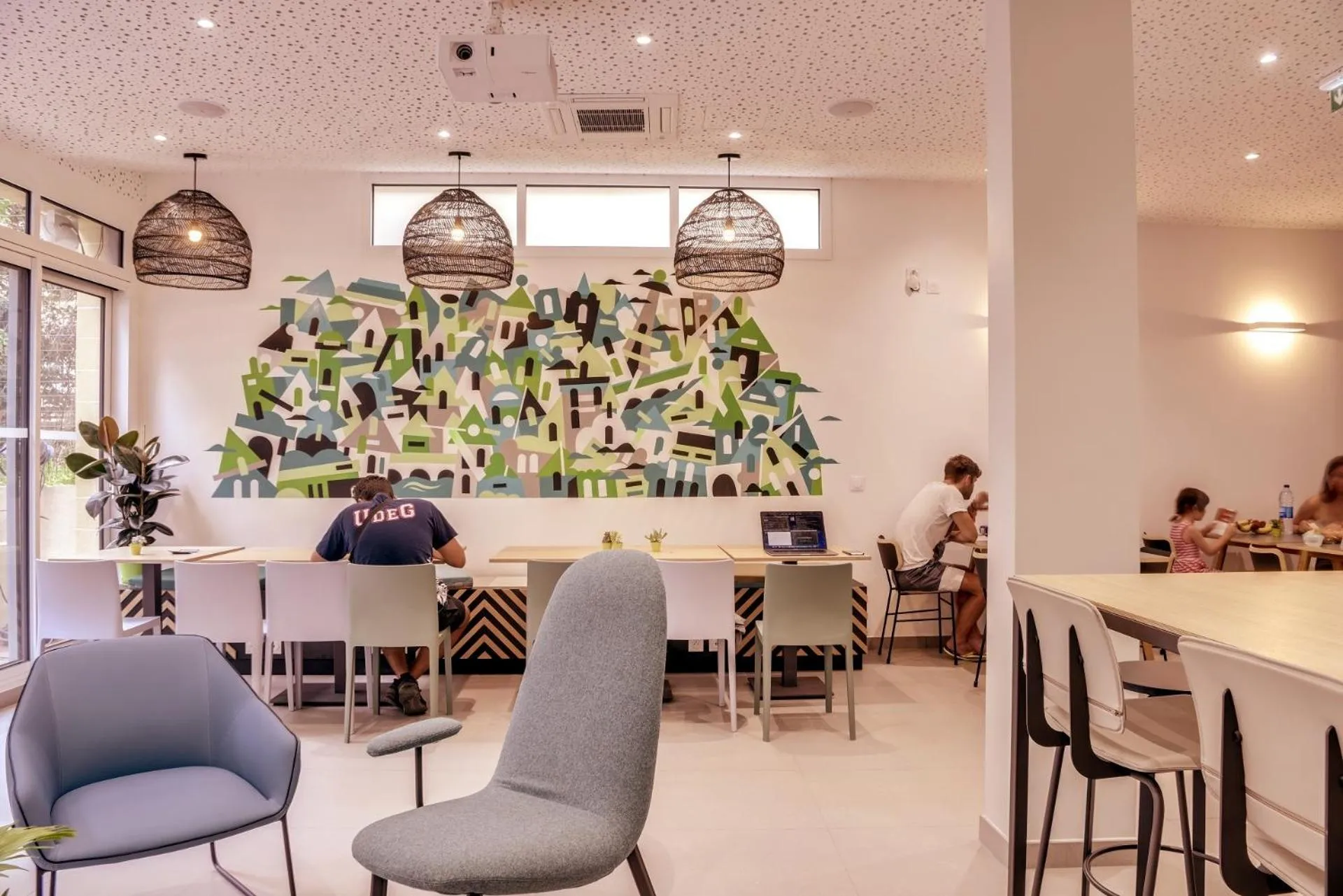 Restaurant/places to eat in The People - Paris Bercy