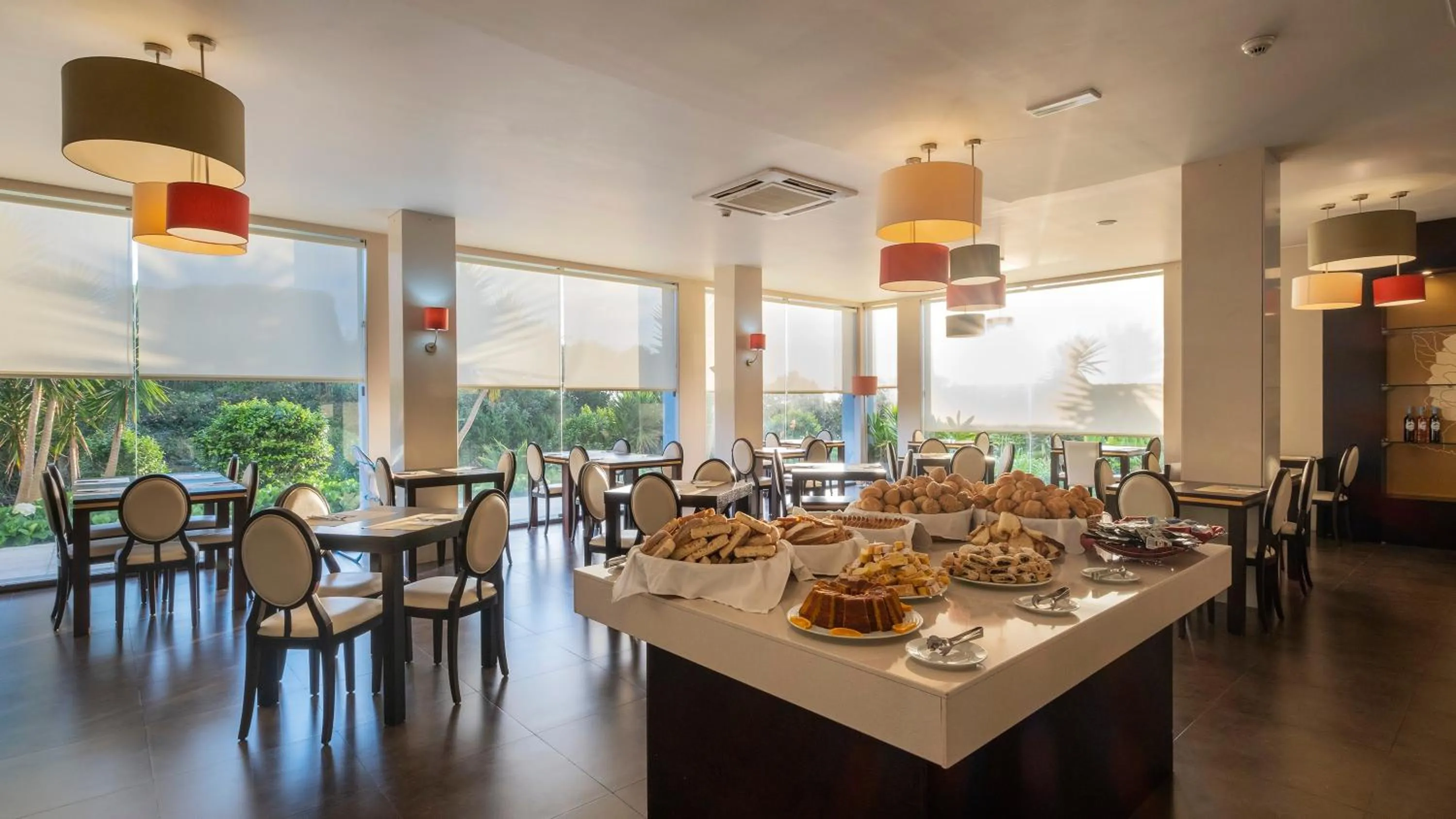 Breakfast in Hotel Vale Do Navio