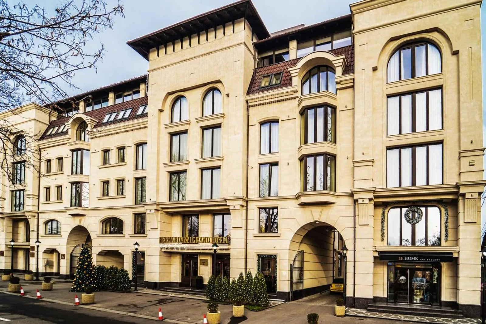 Property building in Bernardazzi Grand Hotel